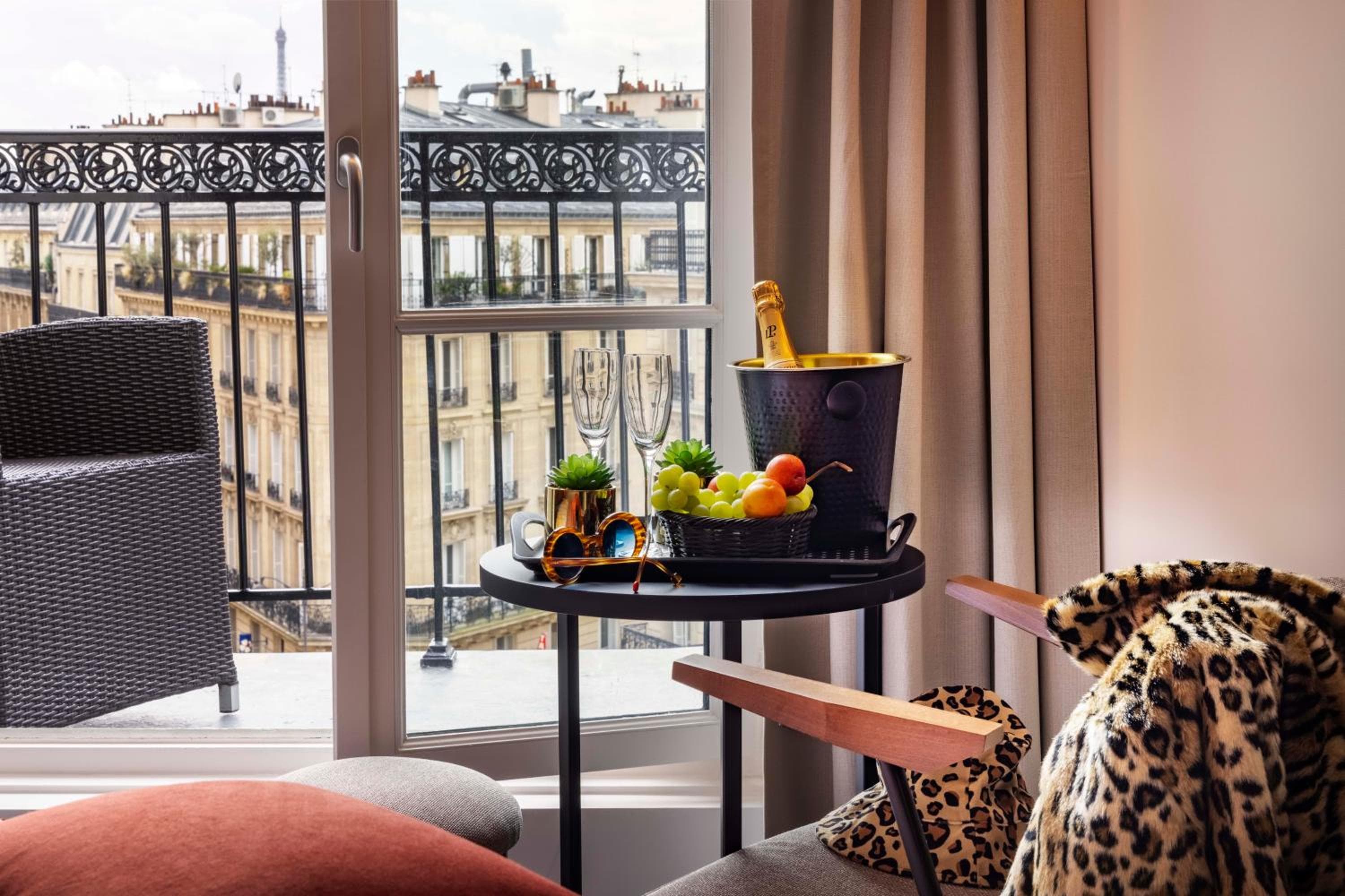 Le 12 Hôtel — 6