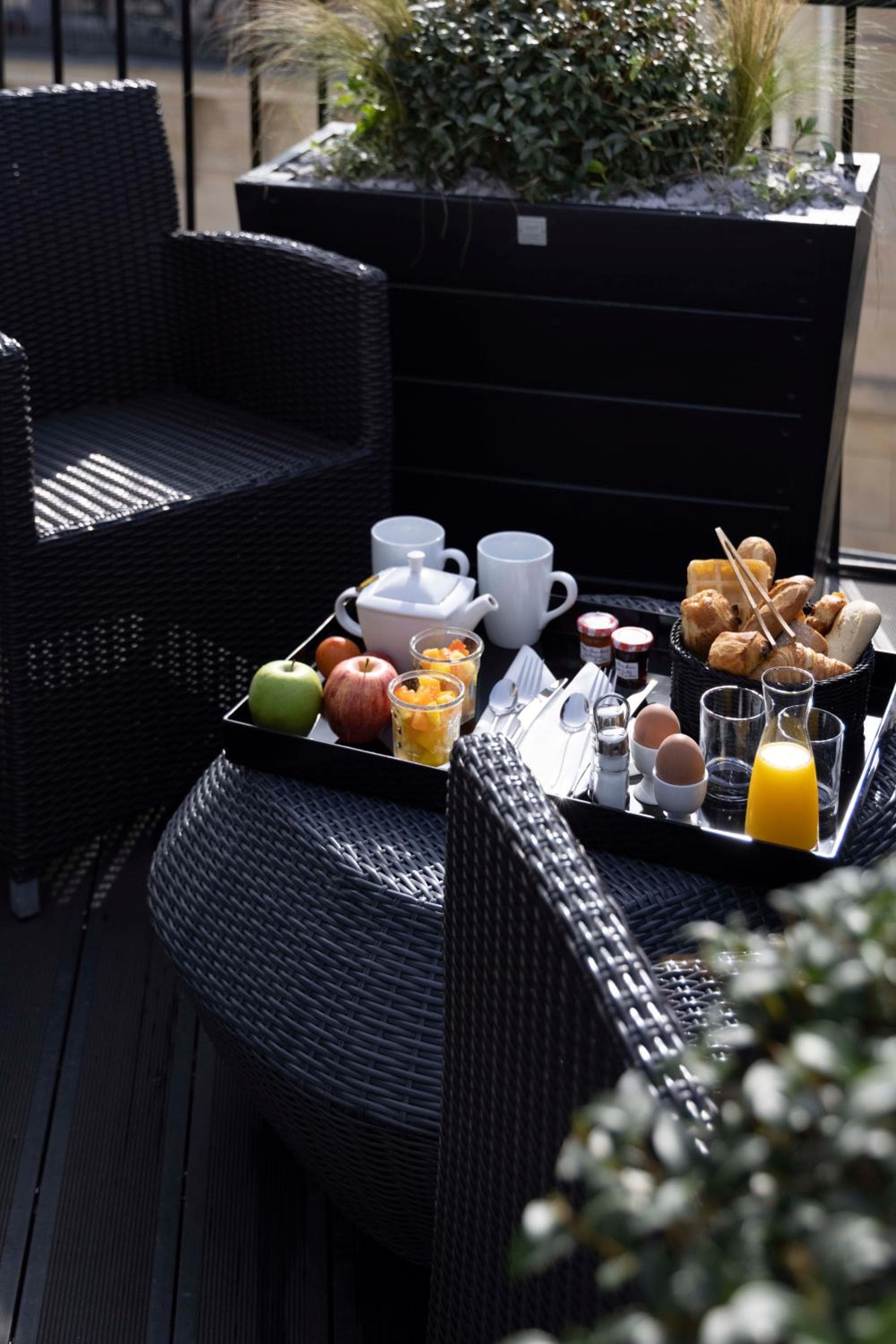 Le 12 Hôtel — 5
