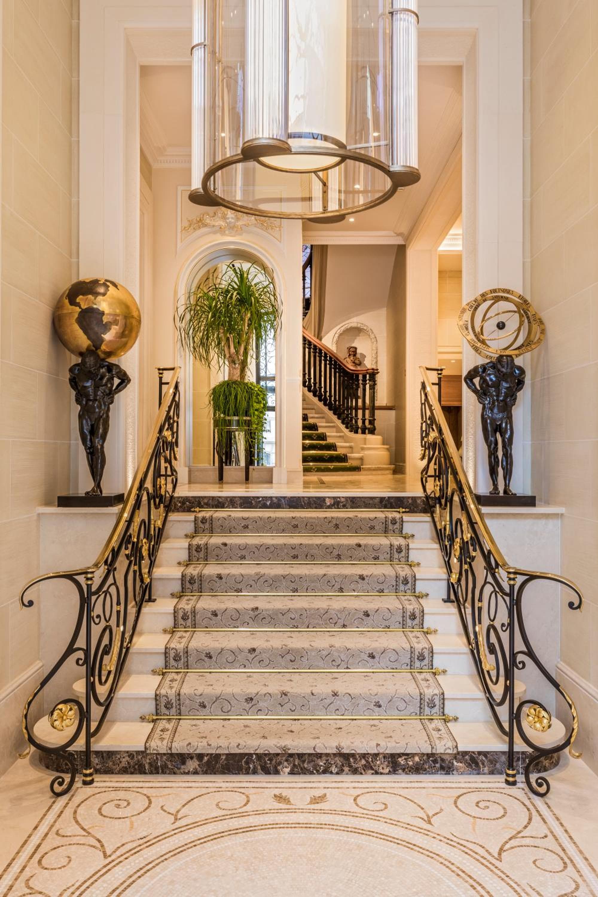 Hotel San Régis — 5