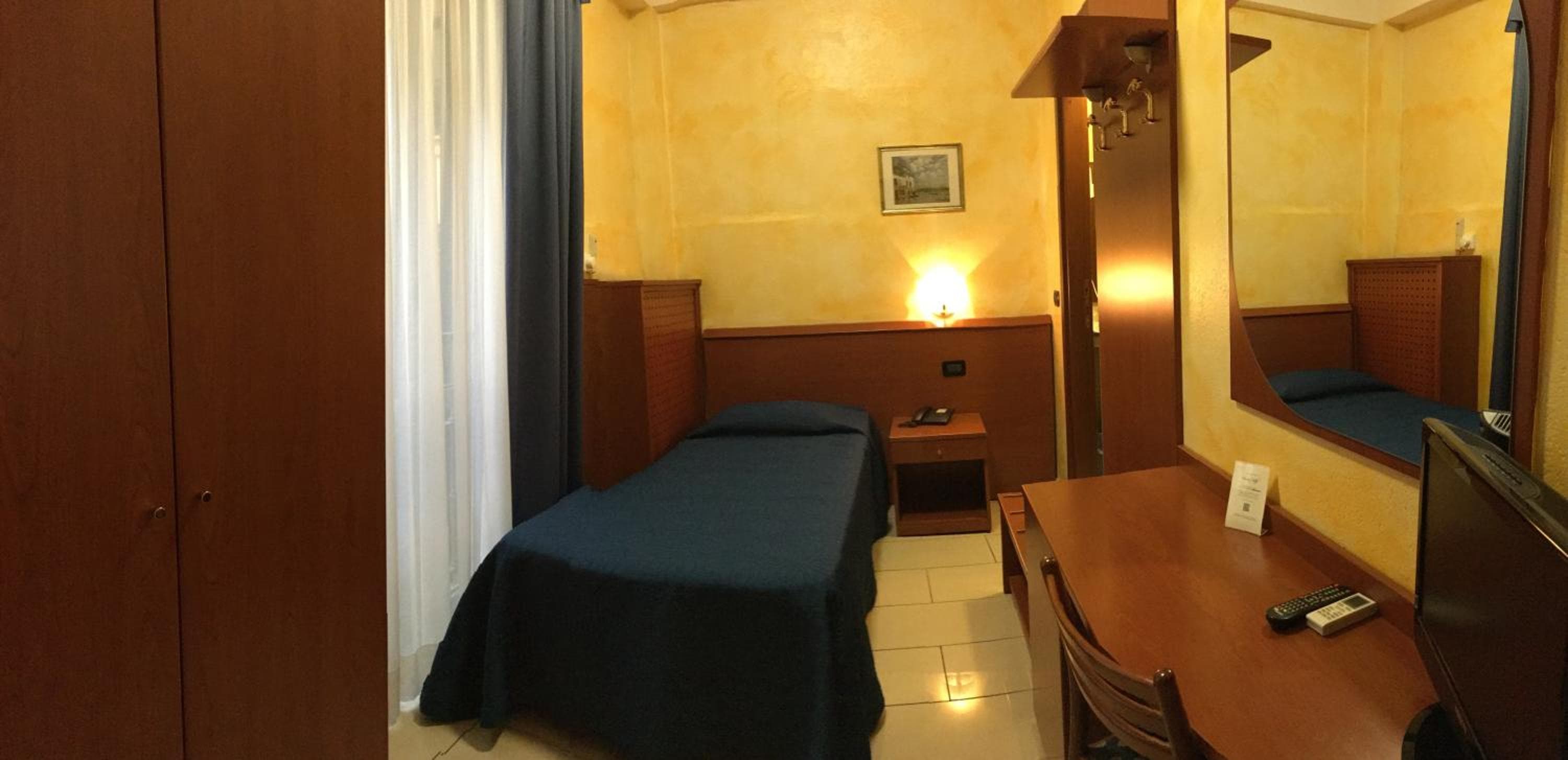 Hotel Aurora — 2