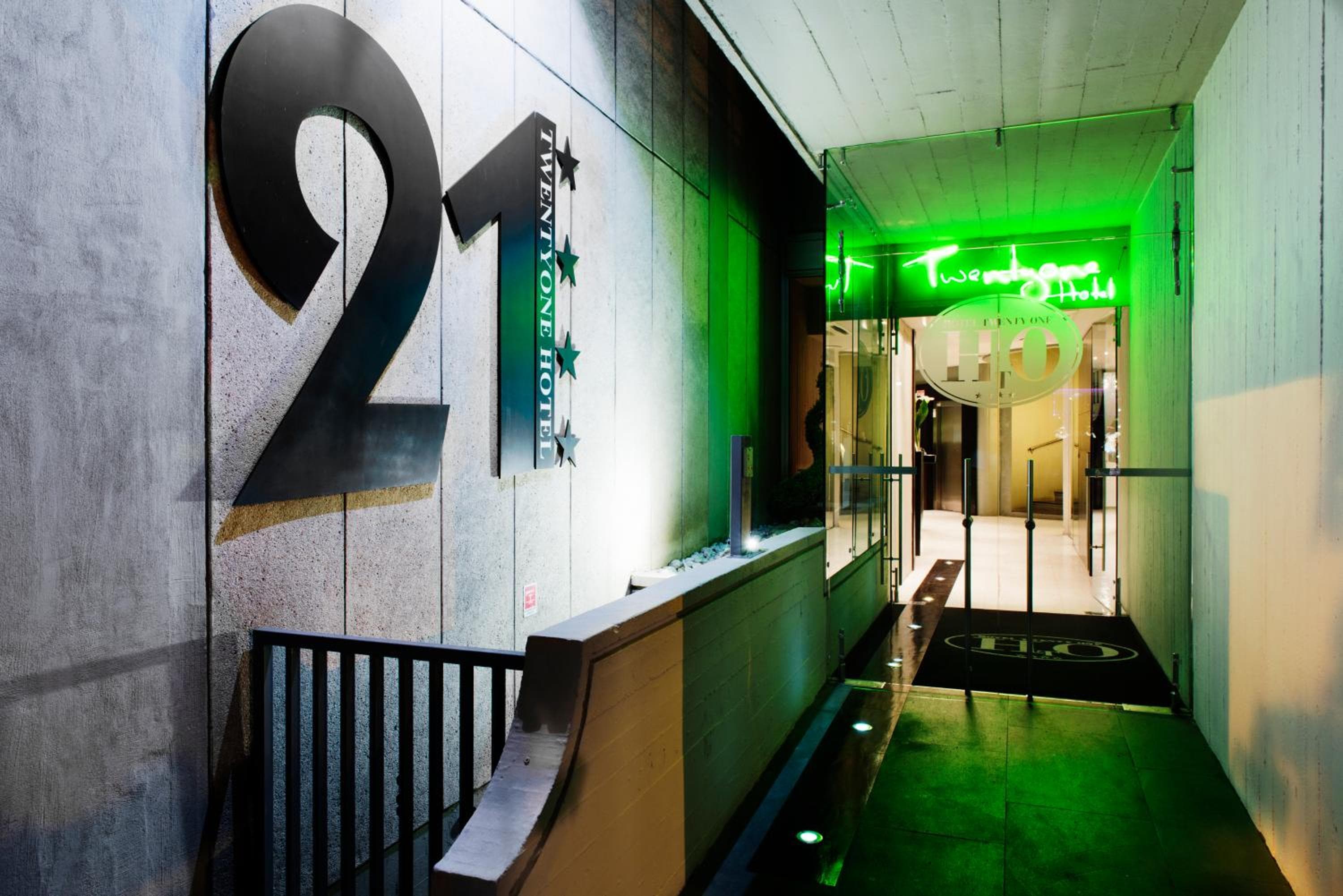 Twentyone Hotel — 9