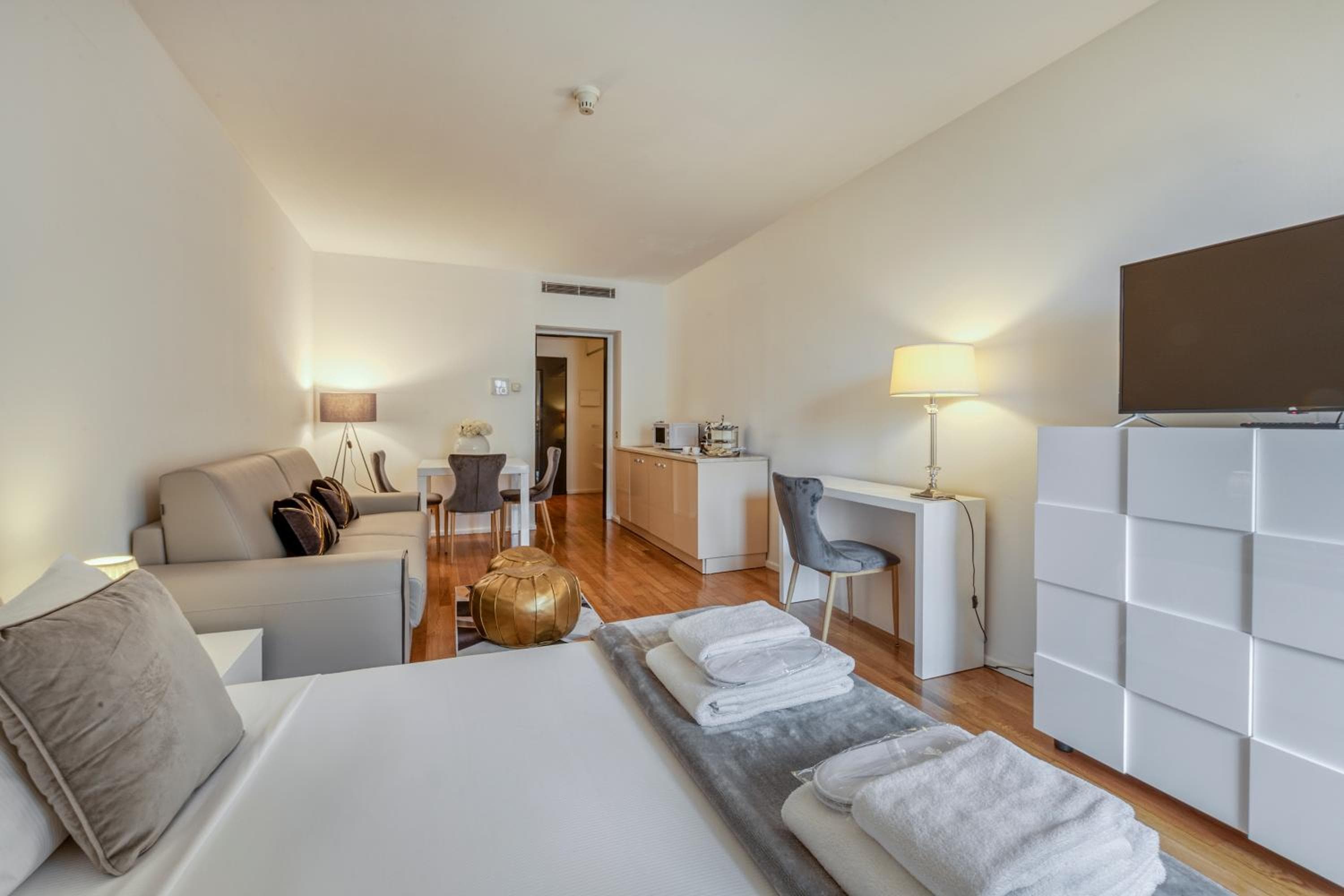 Milan Royal Suites - Centro — 28