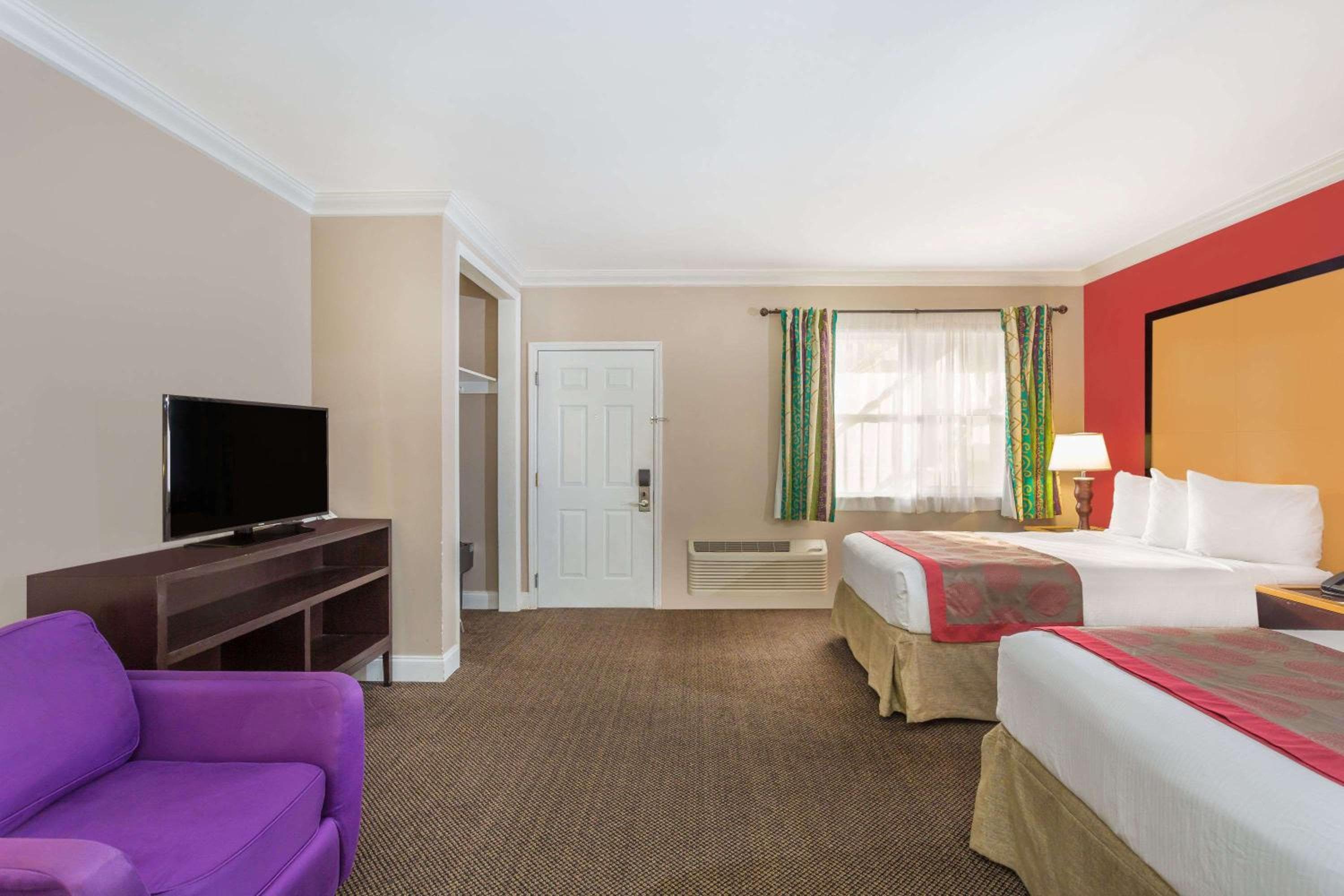 Ramada by Wyndham Miami Springs/Miami International Airport — 25