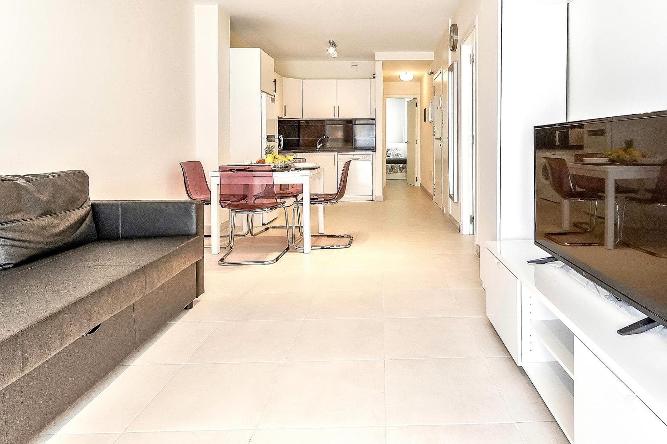 Hortensia Suites Apartments, Los Cristianos, Tenerife — 2
