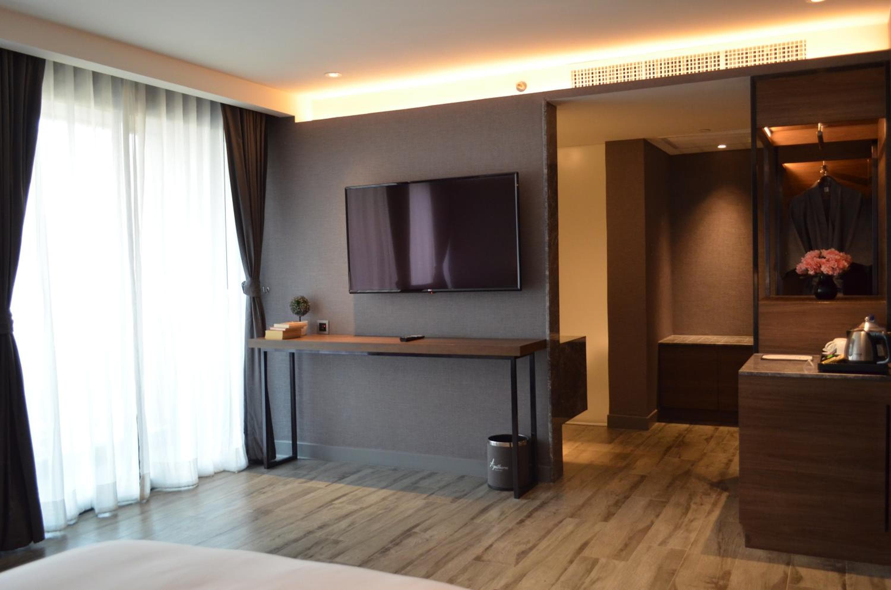 Ayathorn Bangkok — 2