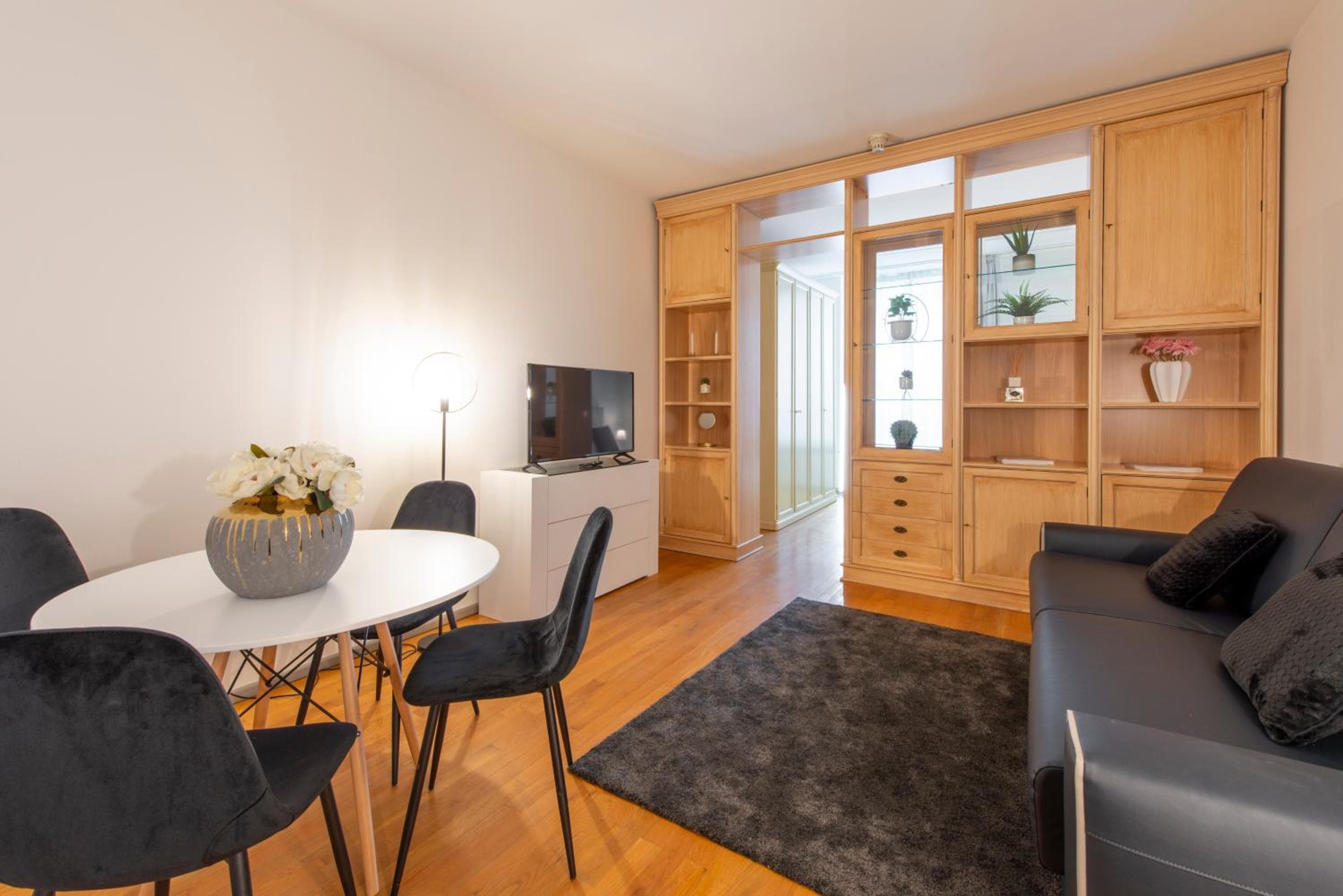 Milan Royal Suites - Centro — 13
