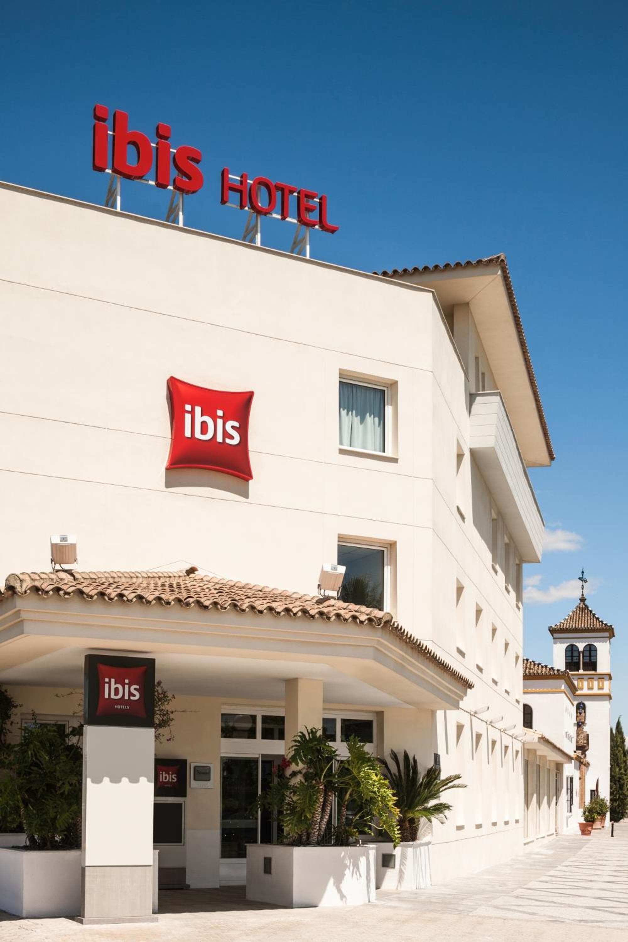 Ibis Sevilla — 16
