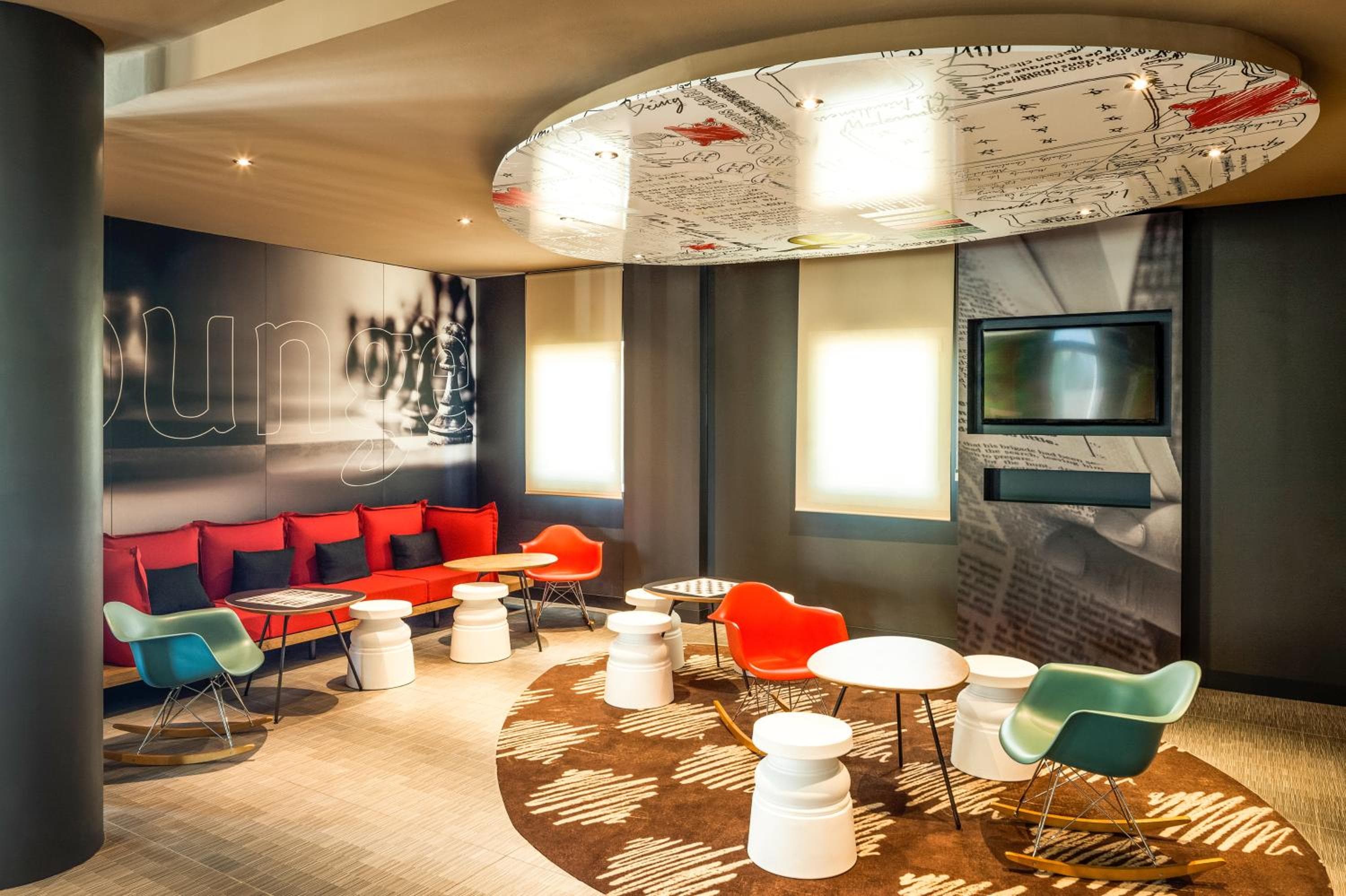 Ibis Sevilla — 3