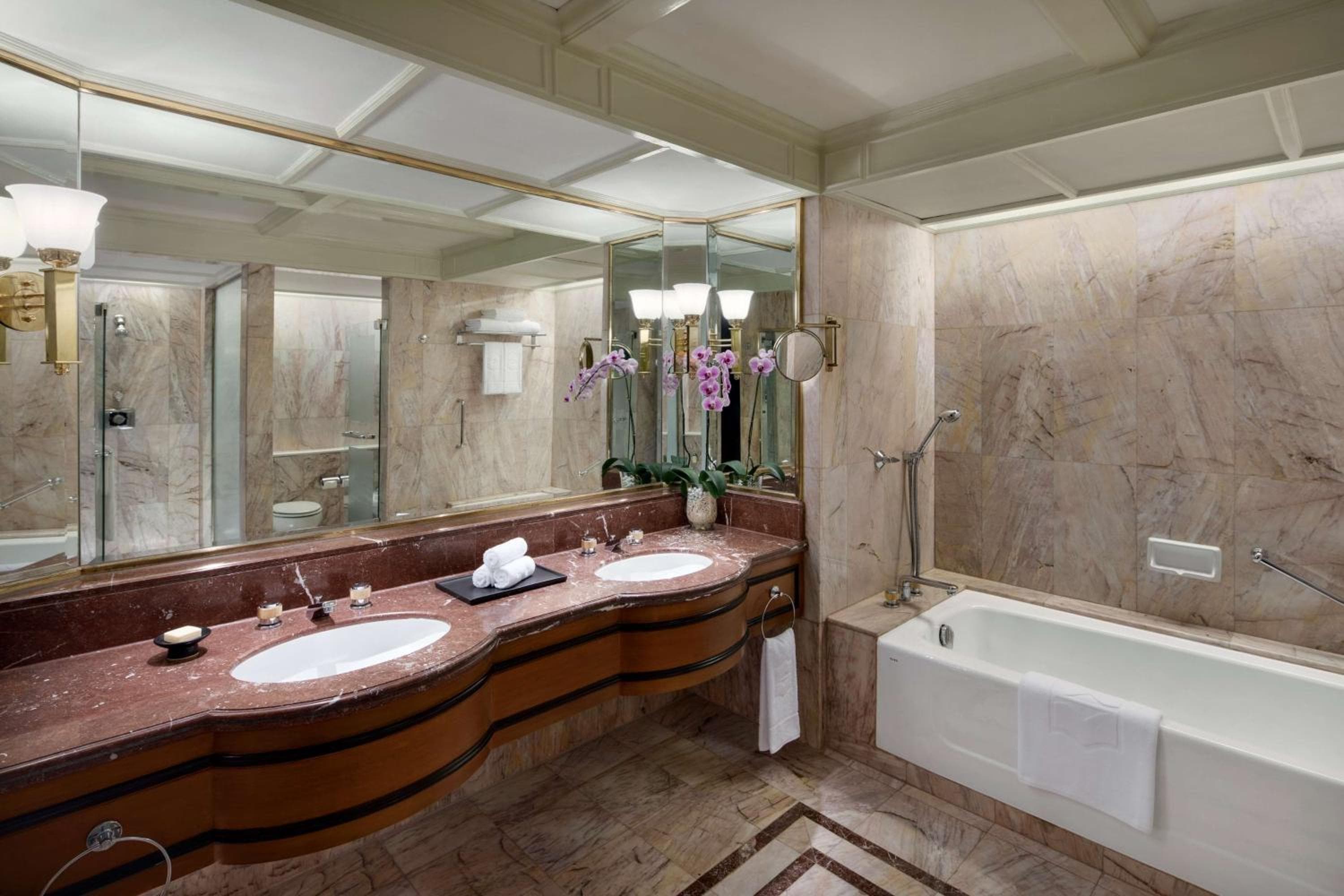 Shangri-La Bangkok hotel, 89 Soi Wat Suan Plu, Bangrak, Bangkok, Thailand — photo 78