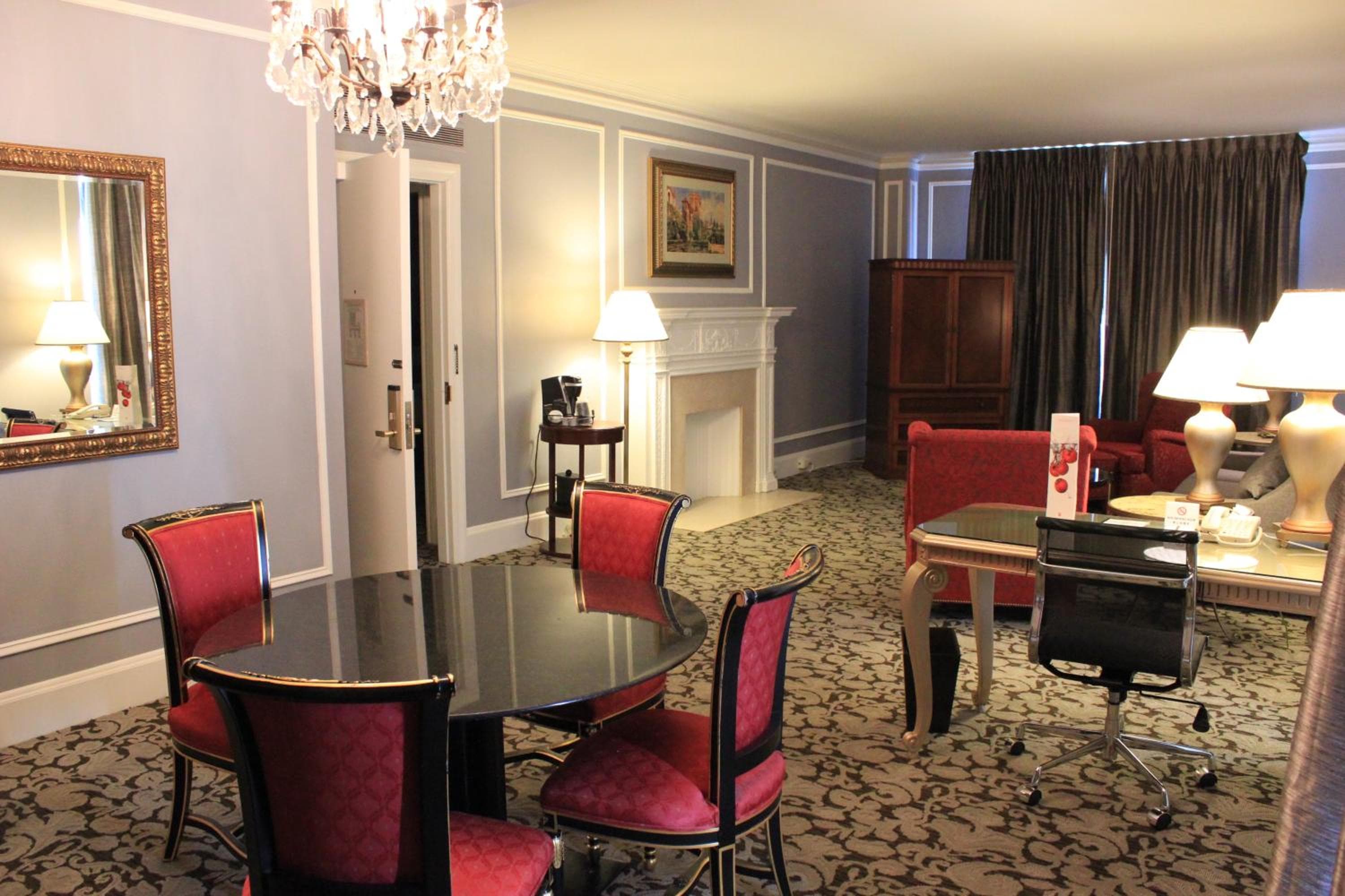 Das Biltmore Los Angeles — 26