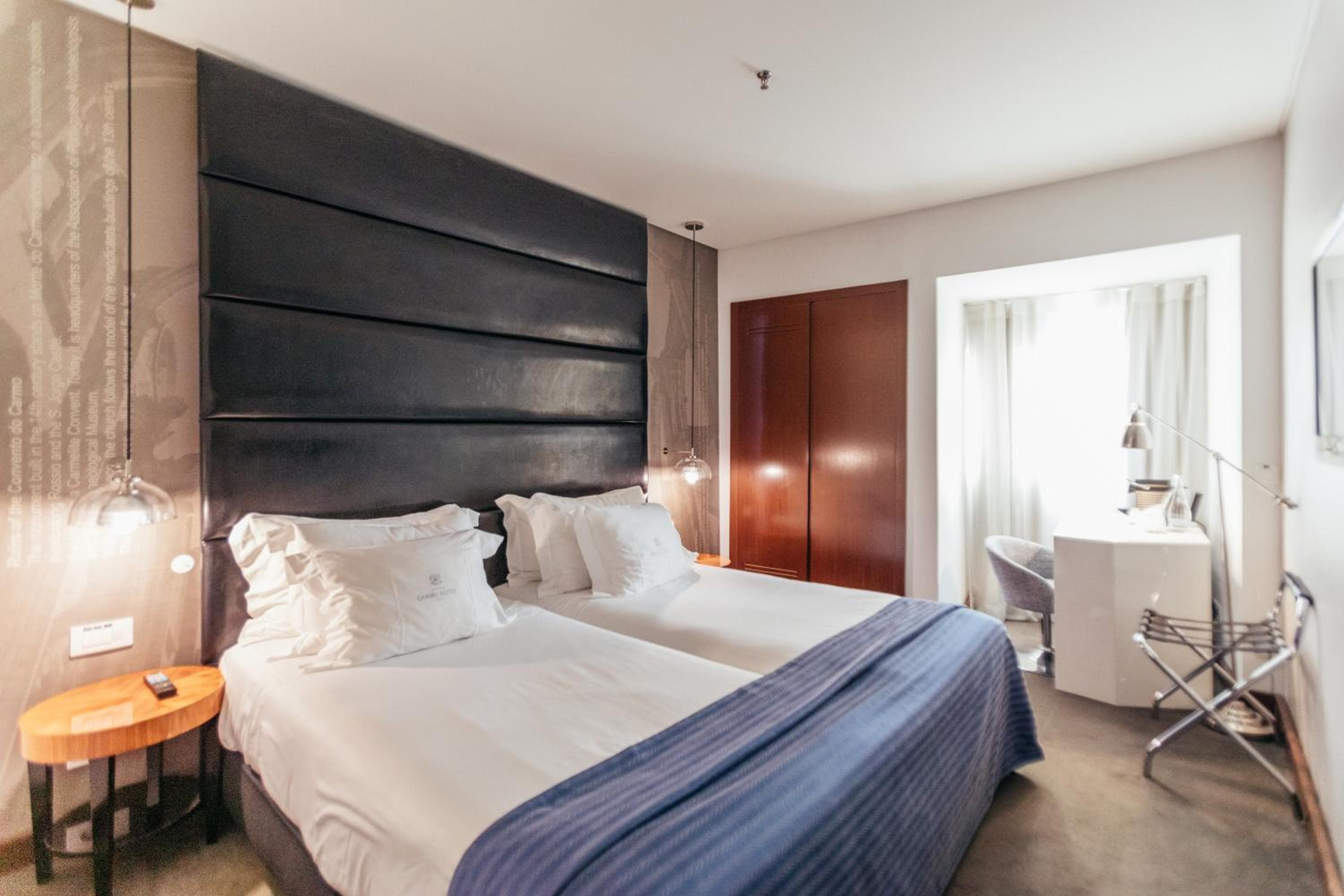 Lisbona Carmo Hotel — 23