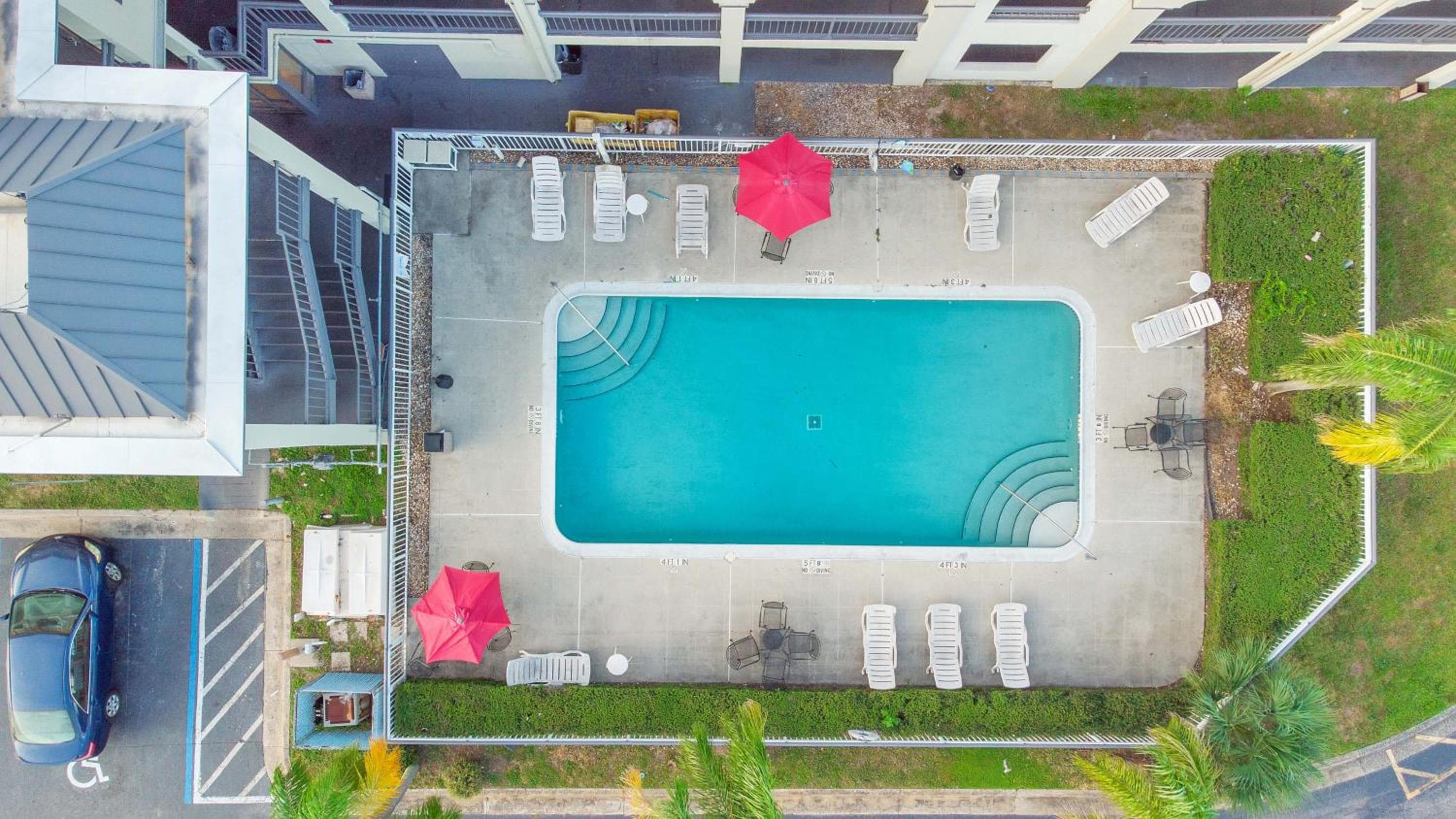 Super 8 by Wyndham Orlando Near Florida Mall — 9