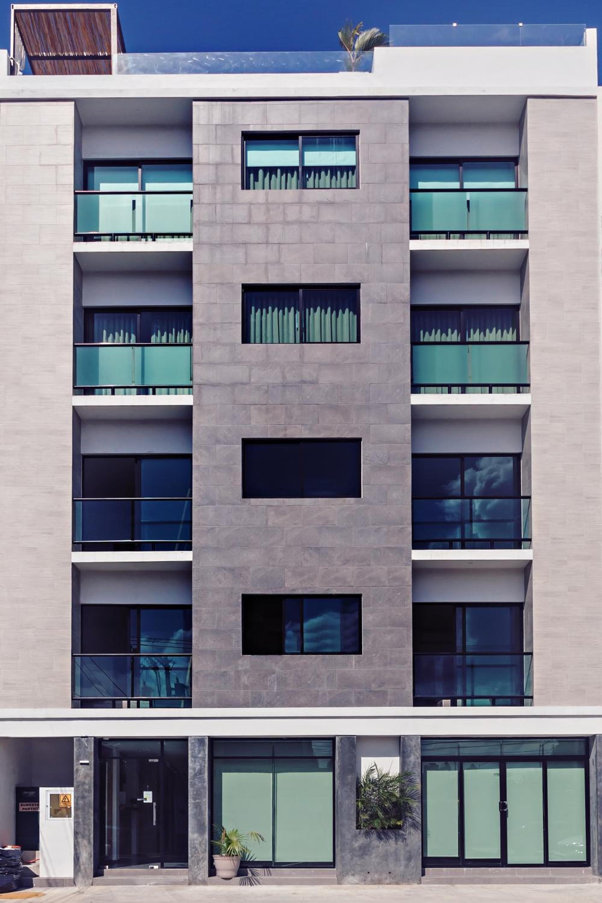 Hotel boutique con balcón — 1