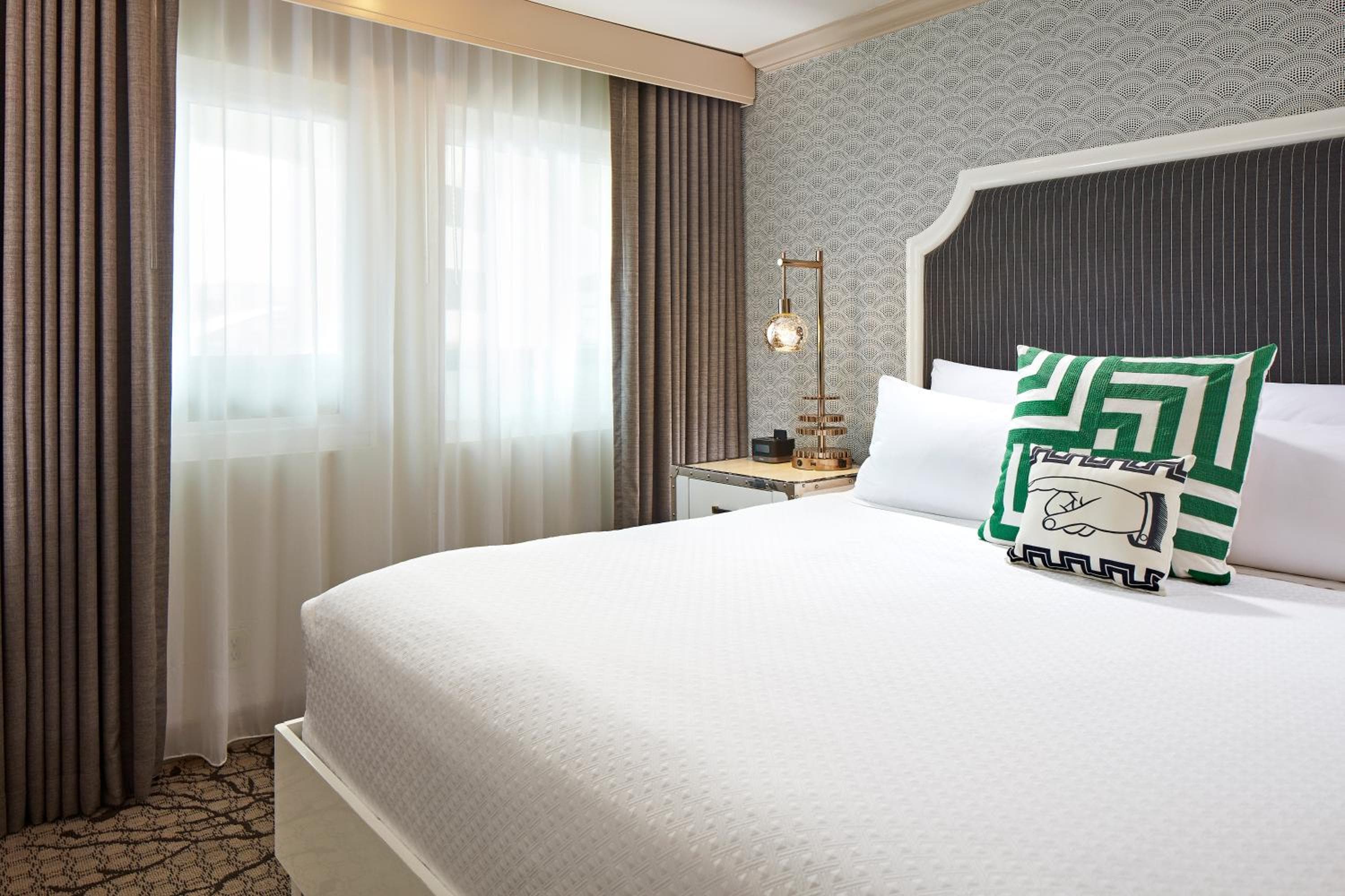 Hotel Carlyle — 18