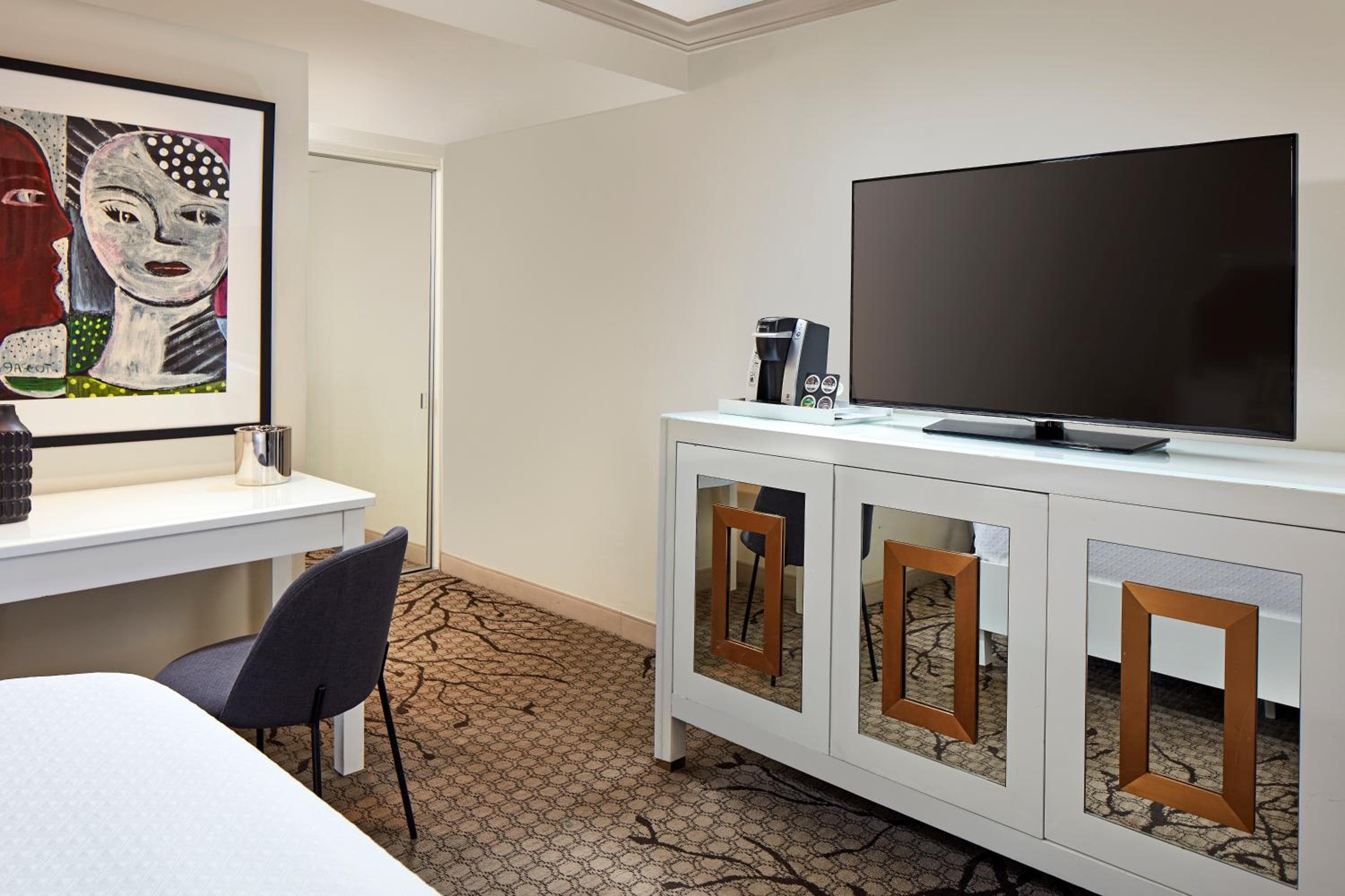 Hotel Carlyle — 21