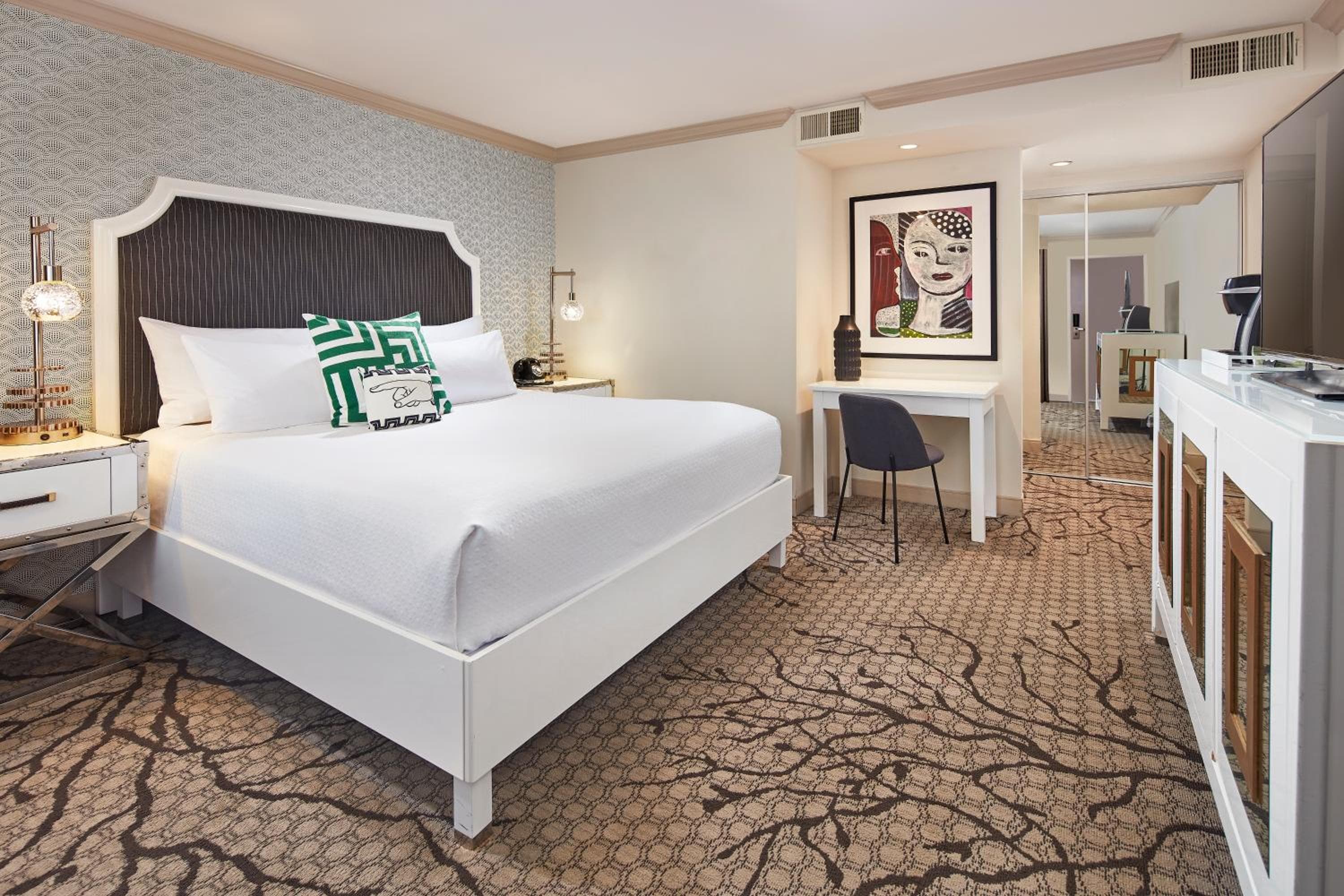 Hotel Carlyle — 19