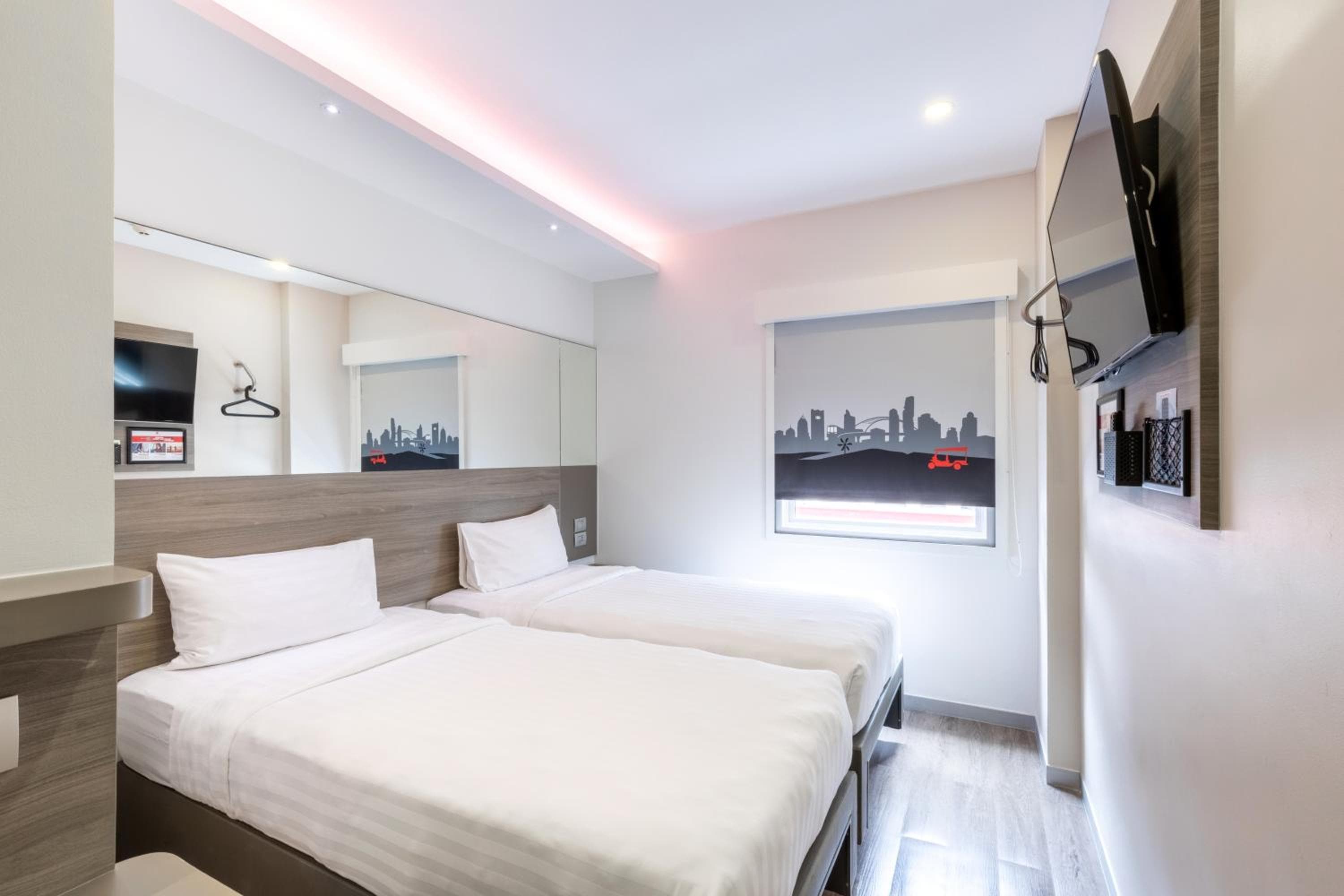 Il pianeta rosso Bangkok Surawong — 16