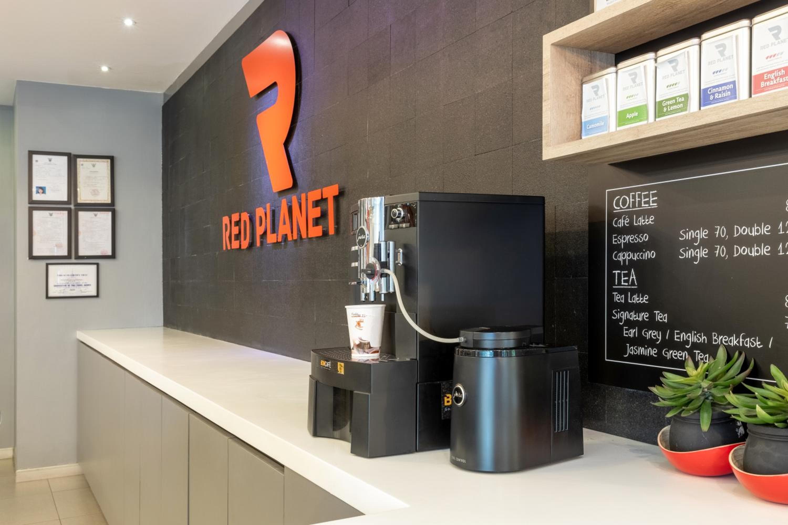 Il pianeta rosso Bangkok Surawong — 9