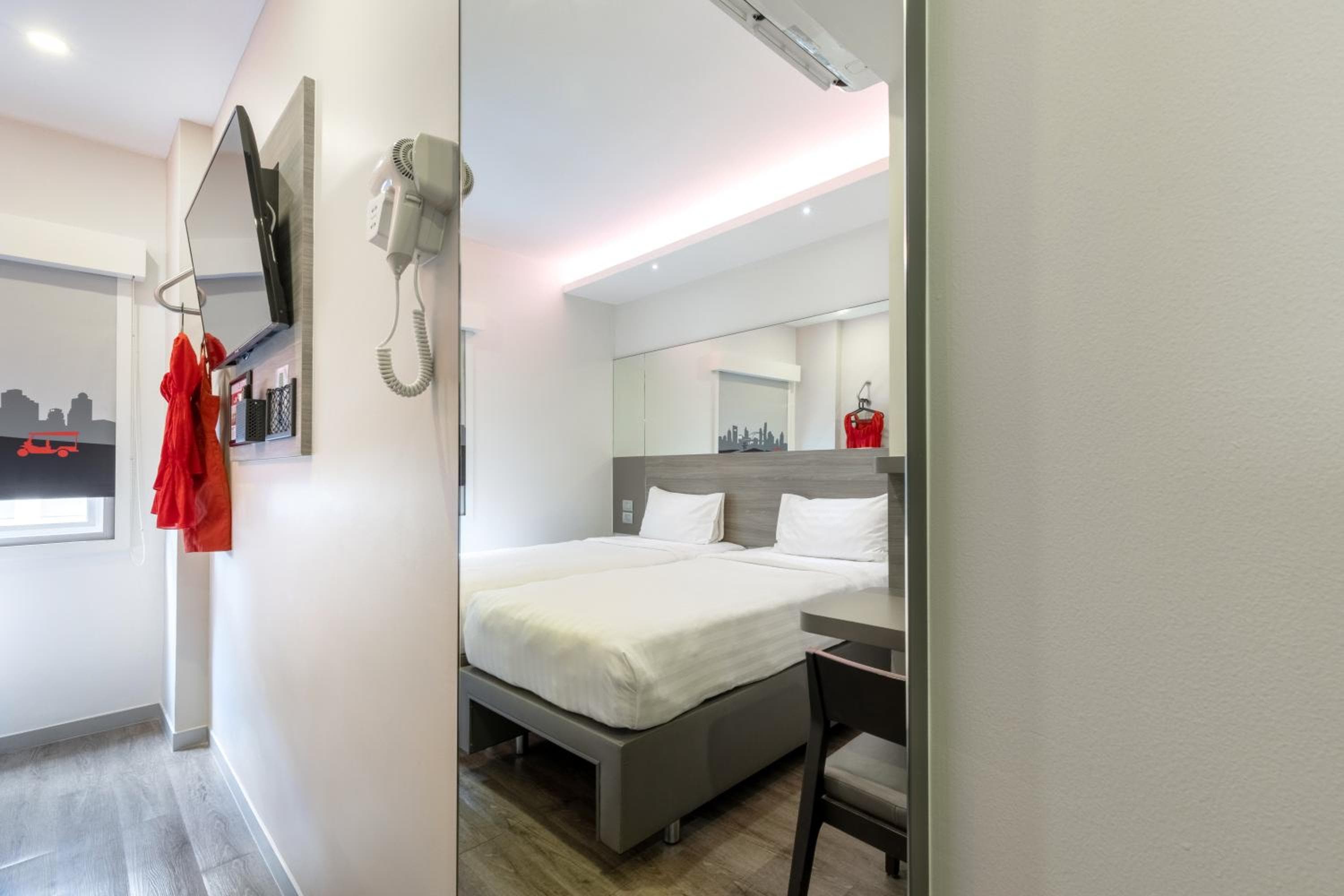 Il pianeta rosso Bangkok Surawong — 26