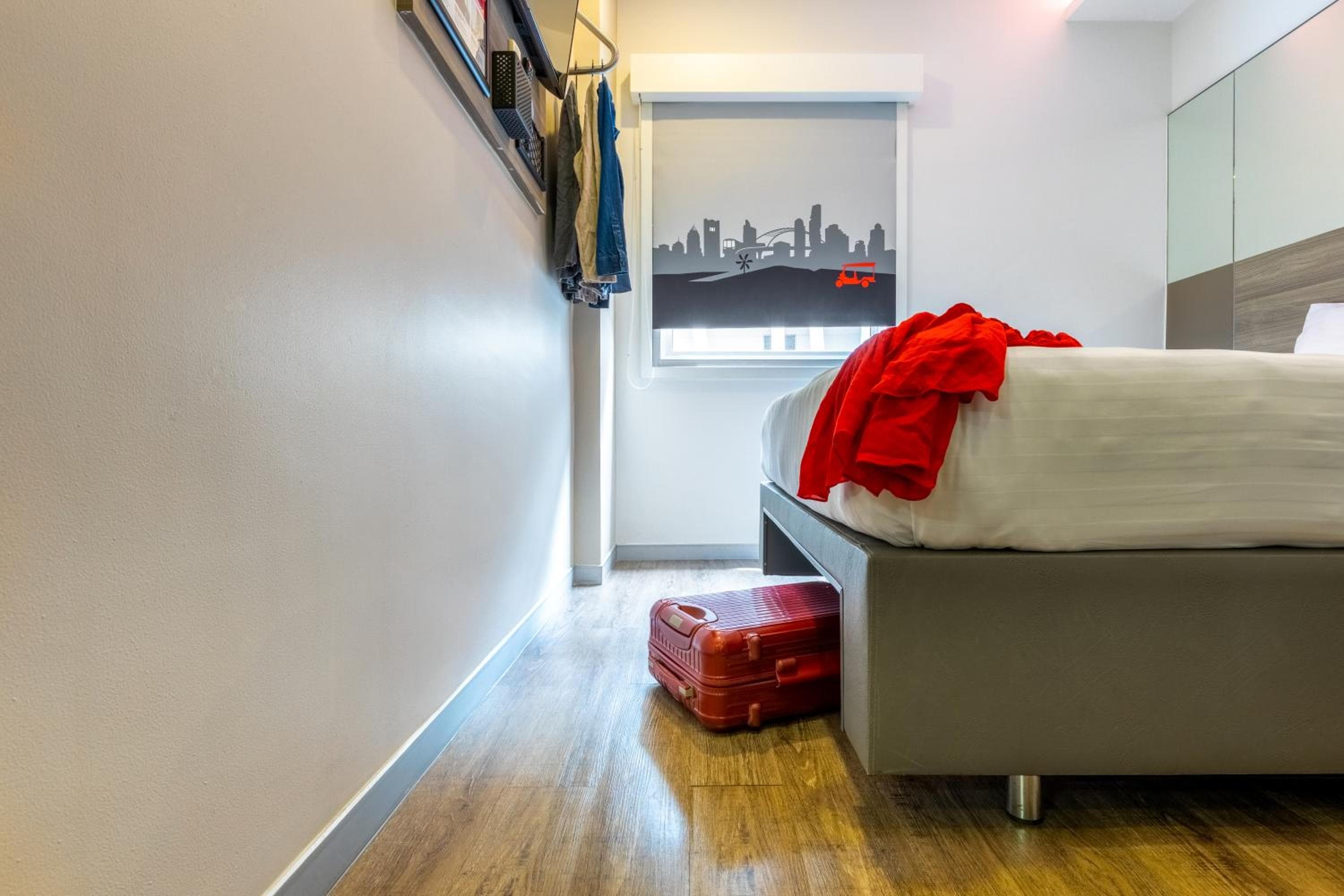 Il pianeta rosso Bangkok Surawong — 21