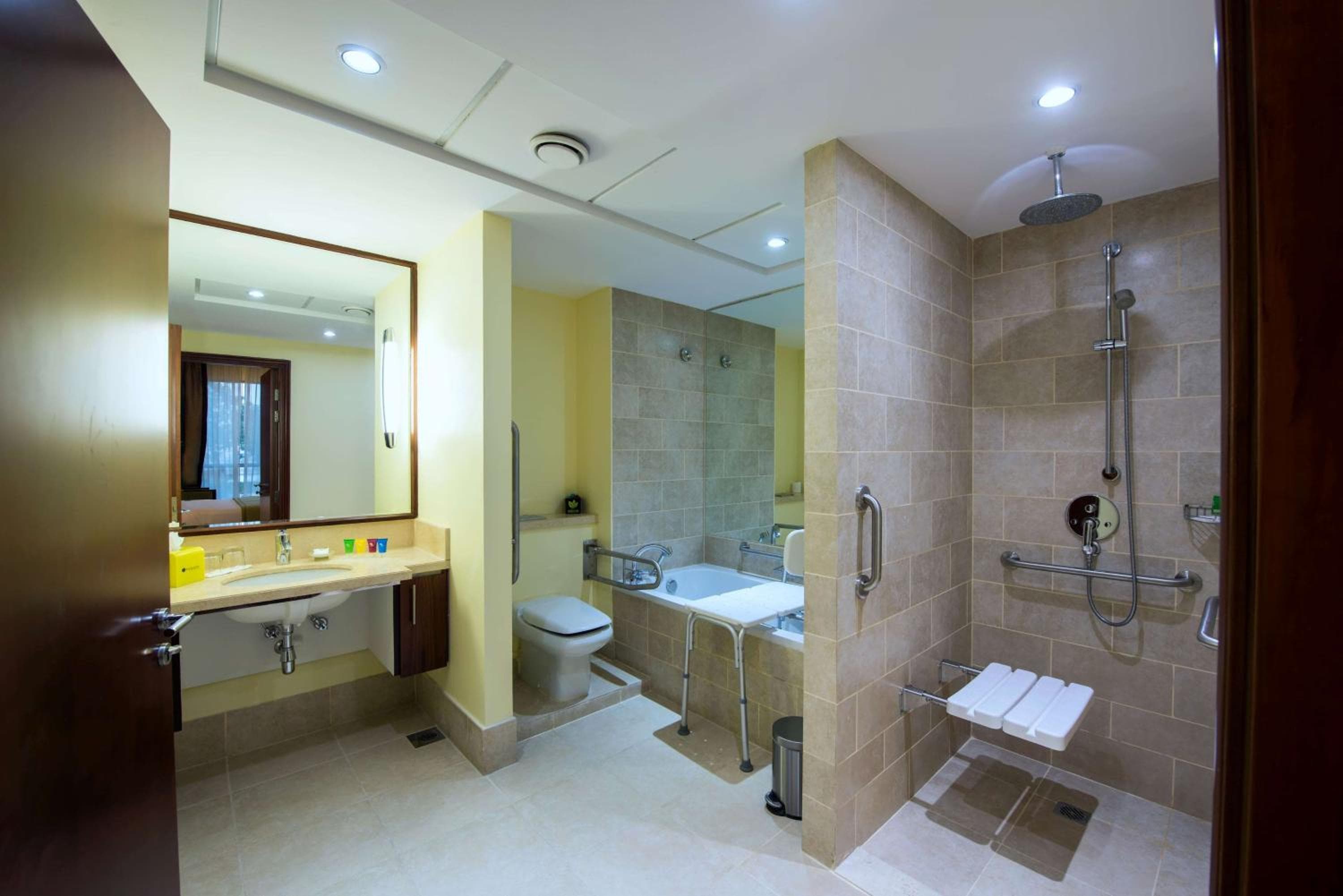 Ramada by Wyndham Downtown Dubai — 9