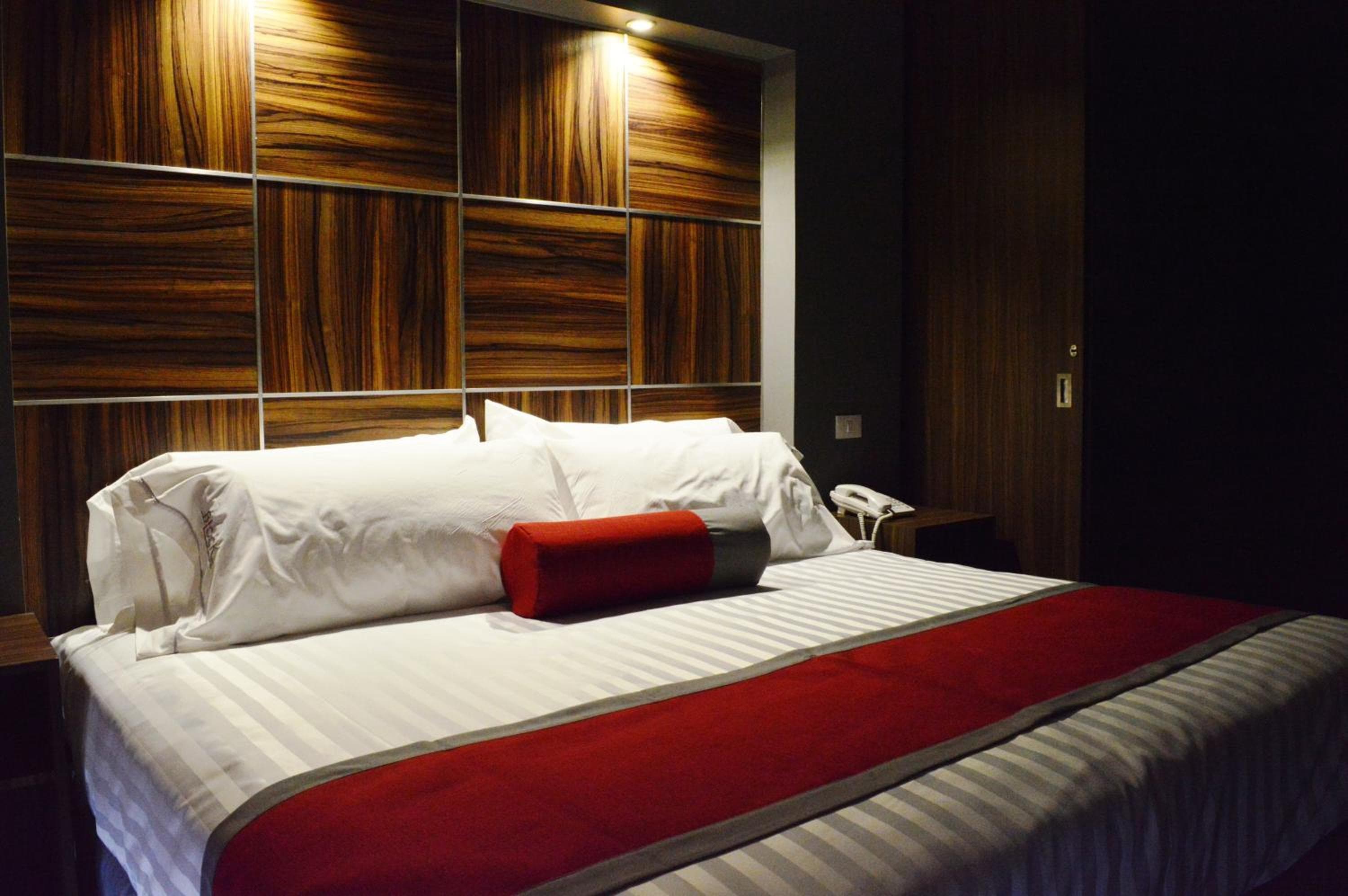 Hotel Block Suites — 27