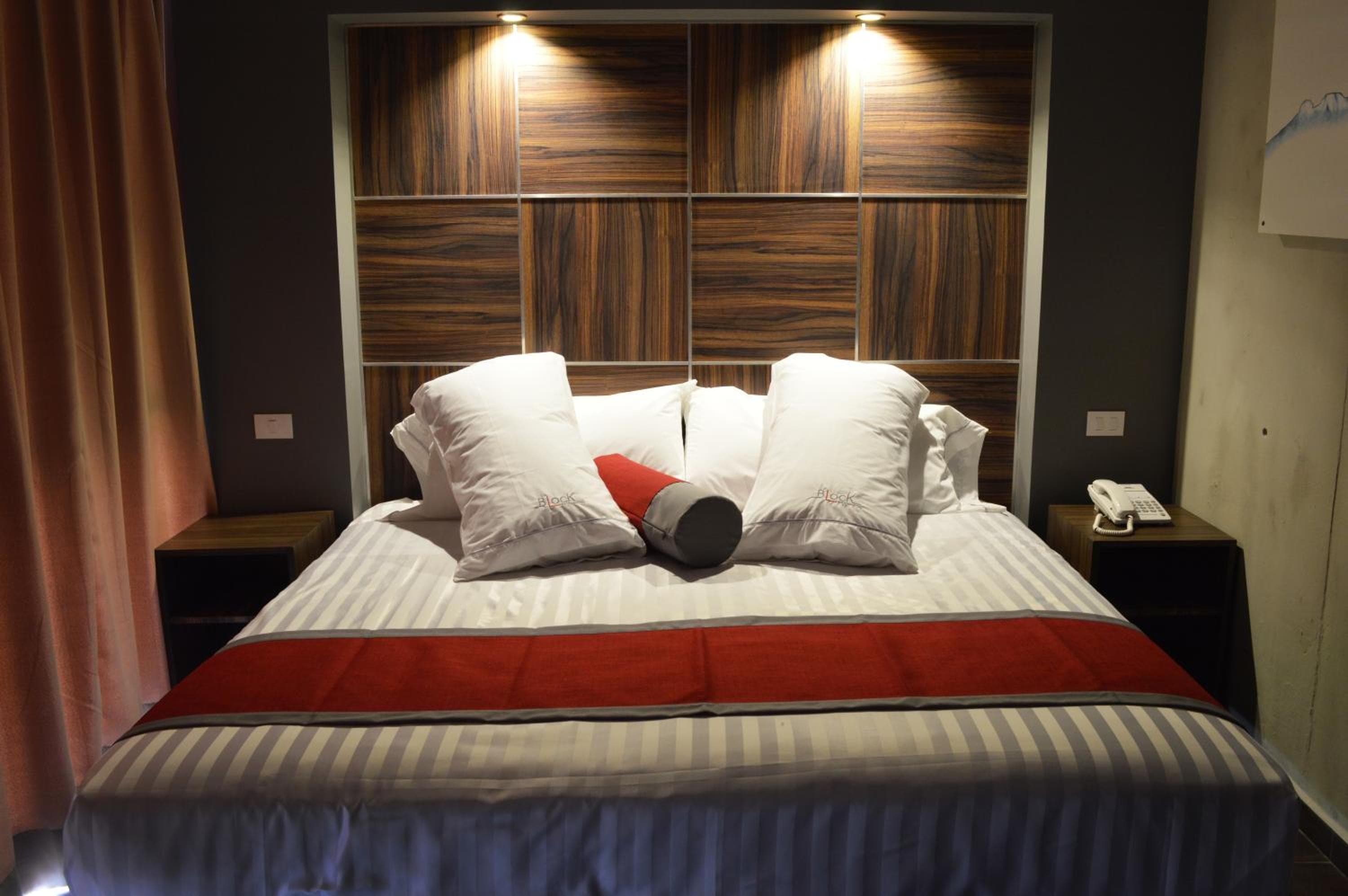 Hotel Block Suites — 26