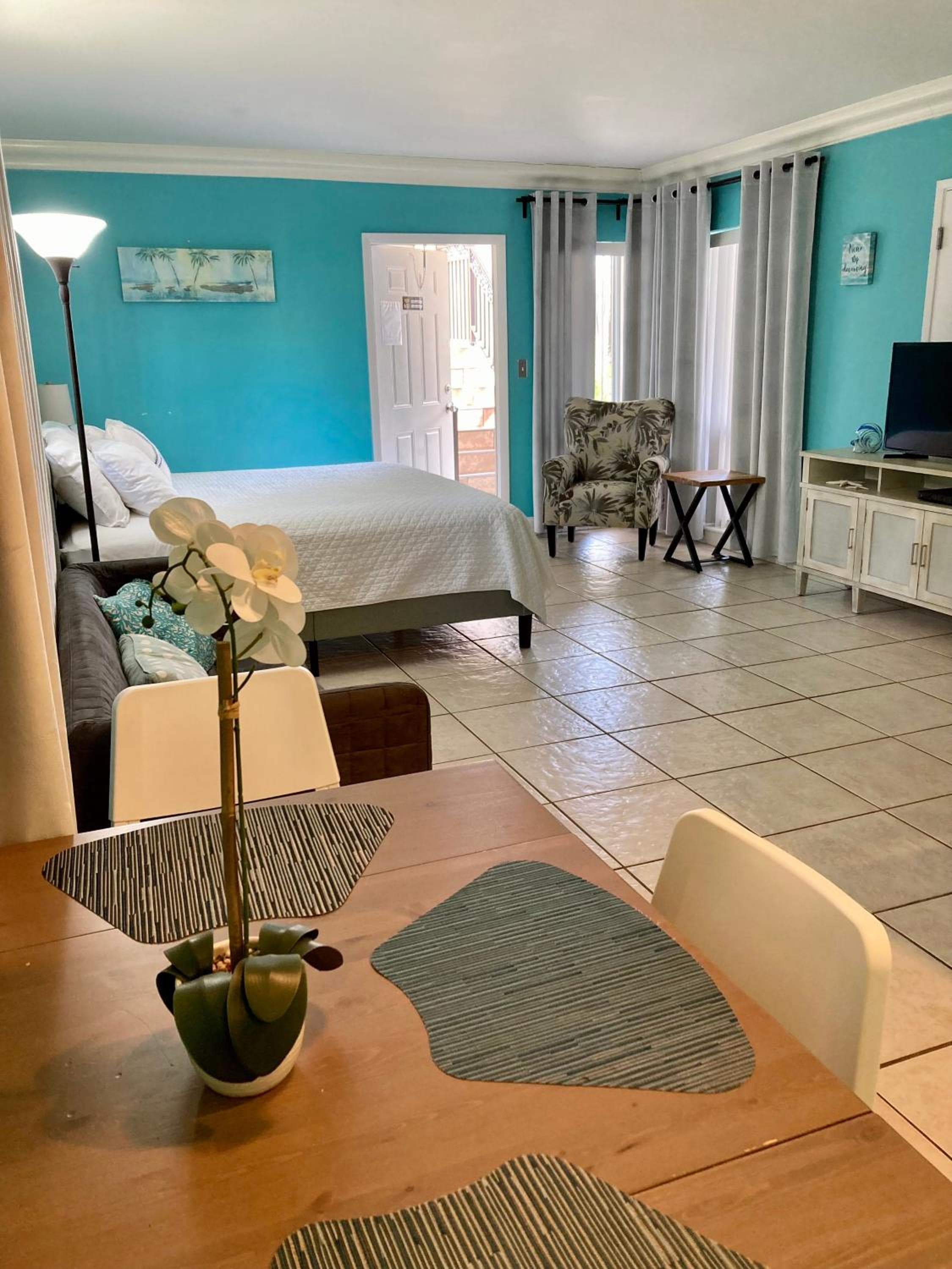 Beach Aqualina Apartments — 3