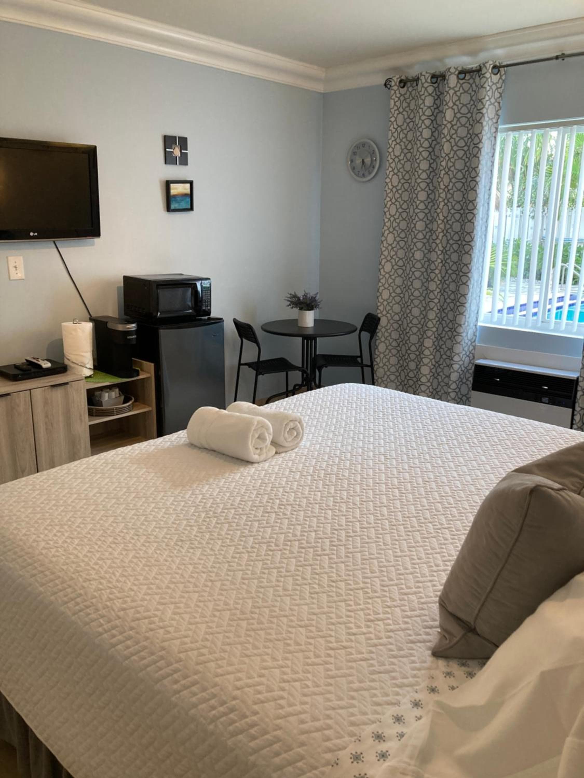 Beach Aqualina Apartments — 23