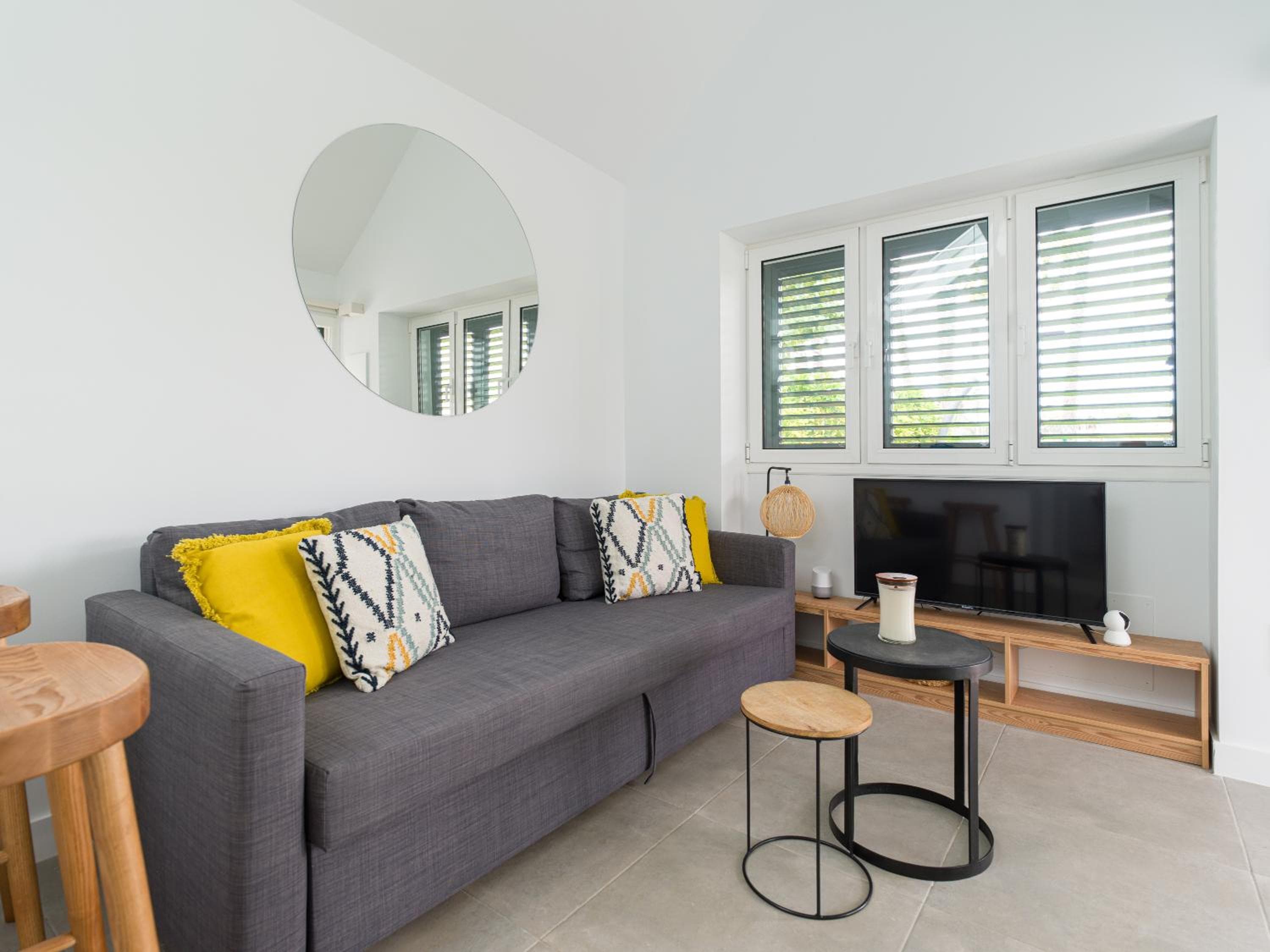 Bungalow nuevo con jardín y piscina/ Newly renovated Bungalow with private garden and swimming pool — 4