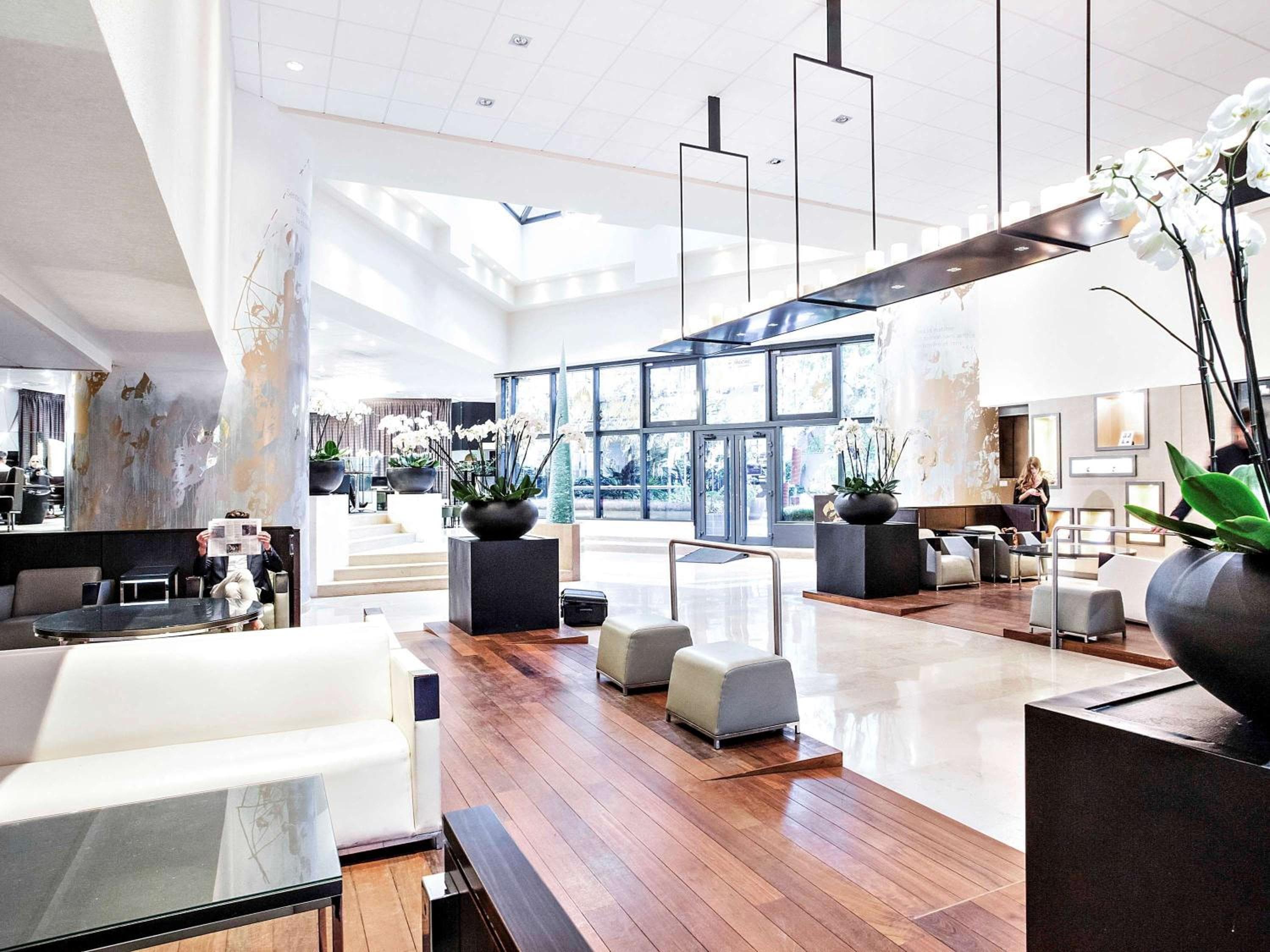 Novotel Paris Les Halles hotel, 8 Place Marguerite de Navarre, Paris, France — photo 1