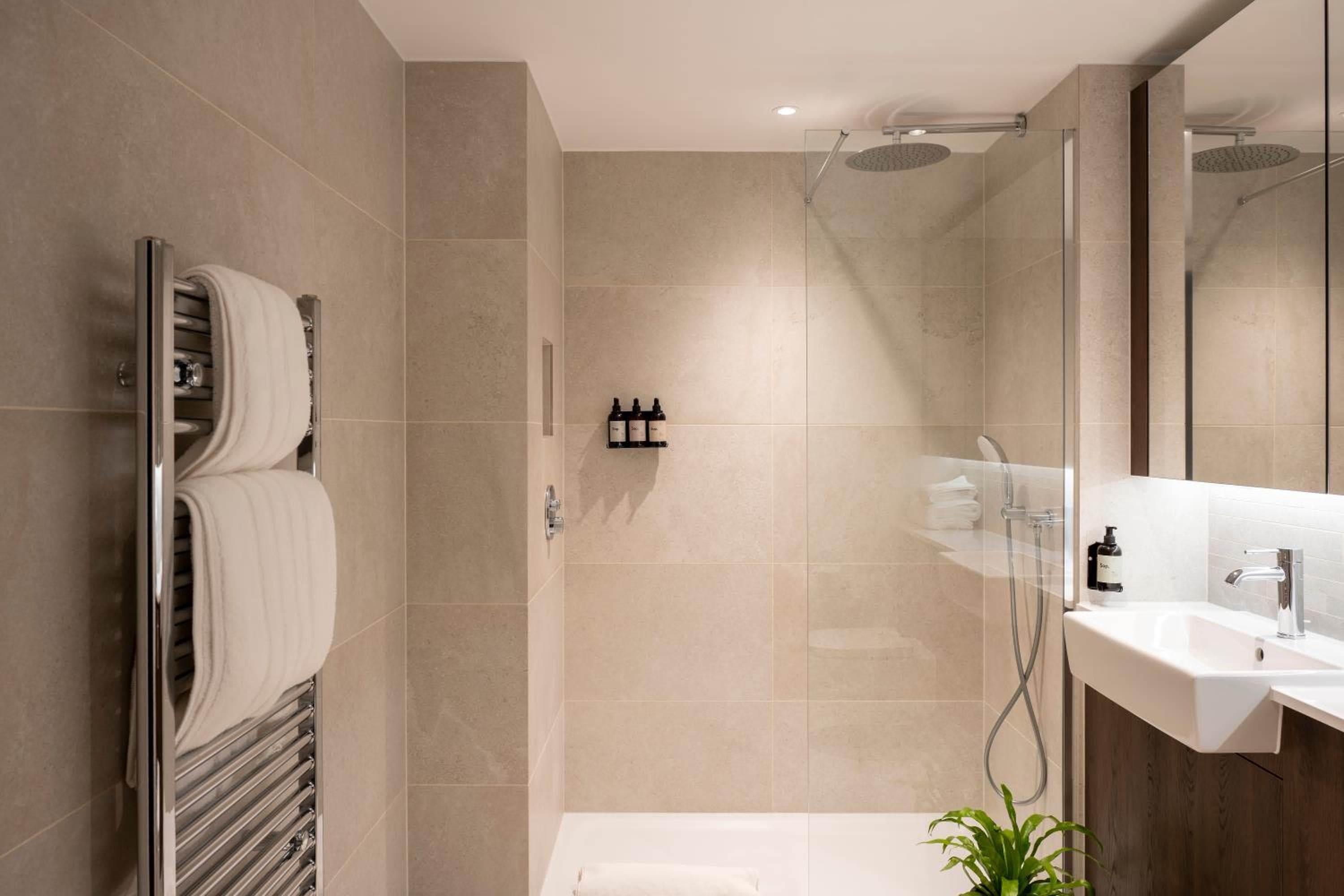 Hotel Landmarke Pinnacle Cove — 17