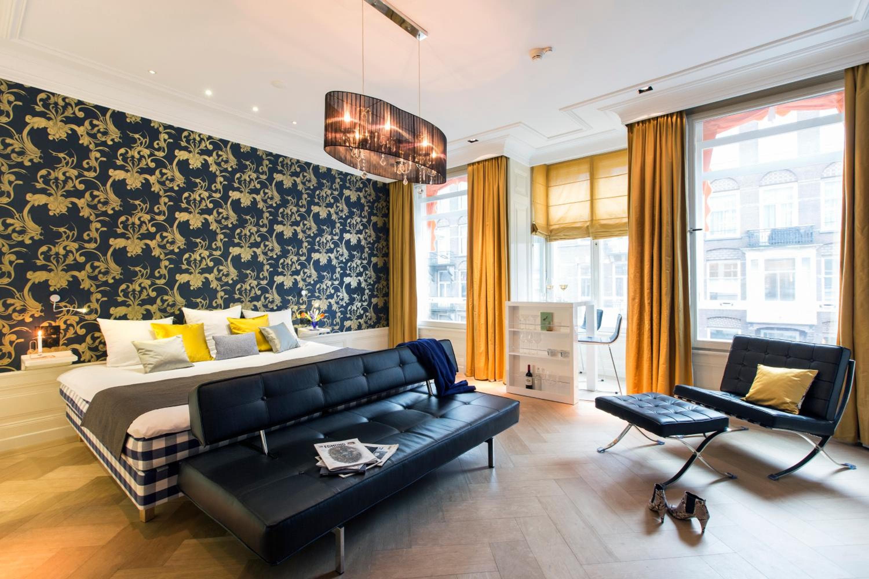 Amsterdam Canal Hotel — 17