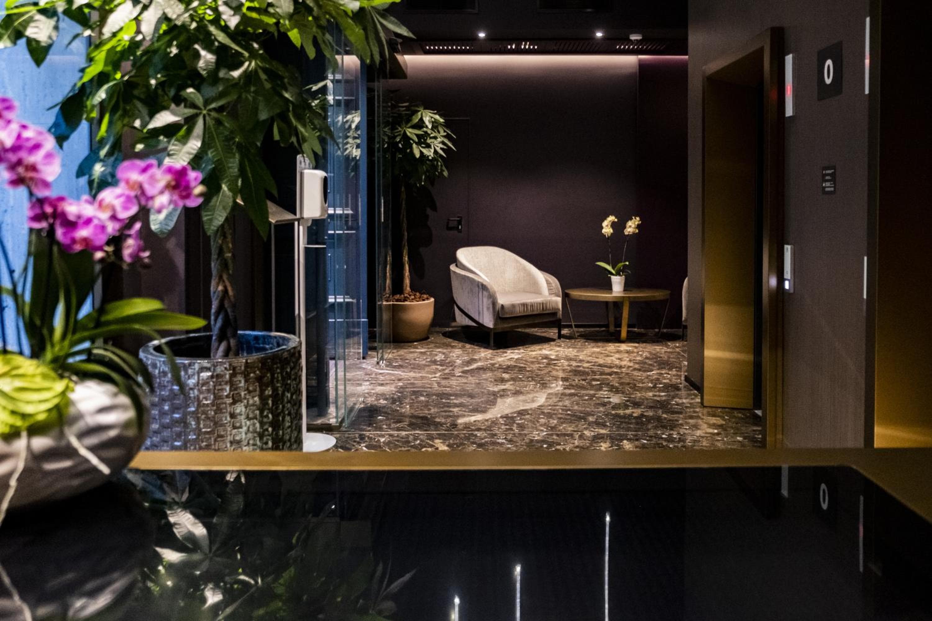U-Visionary Roma Hotel — 5