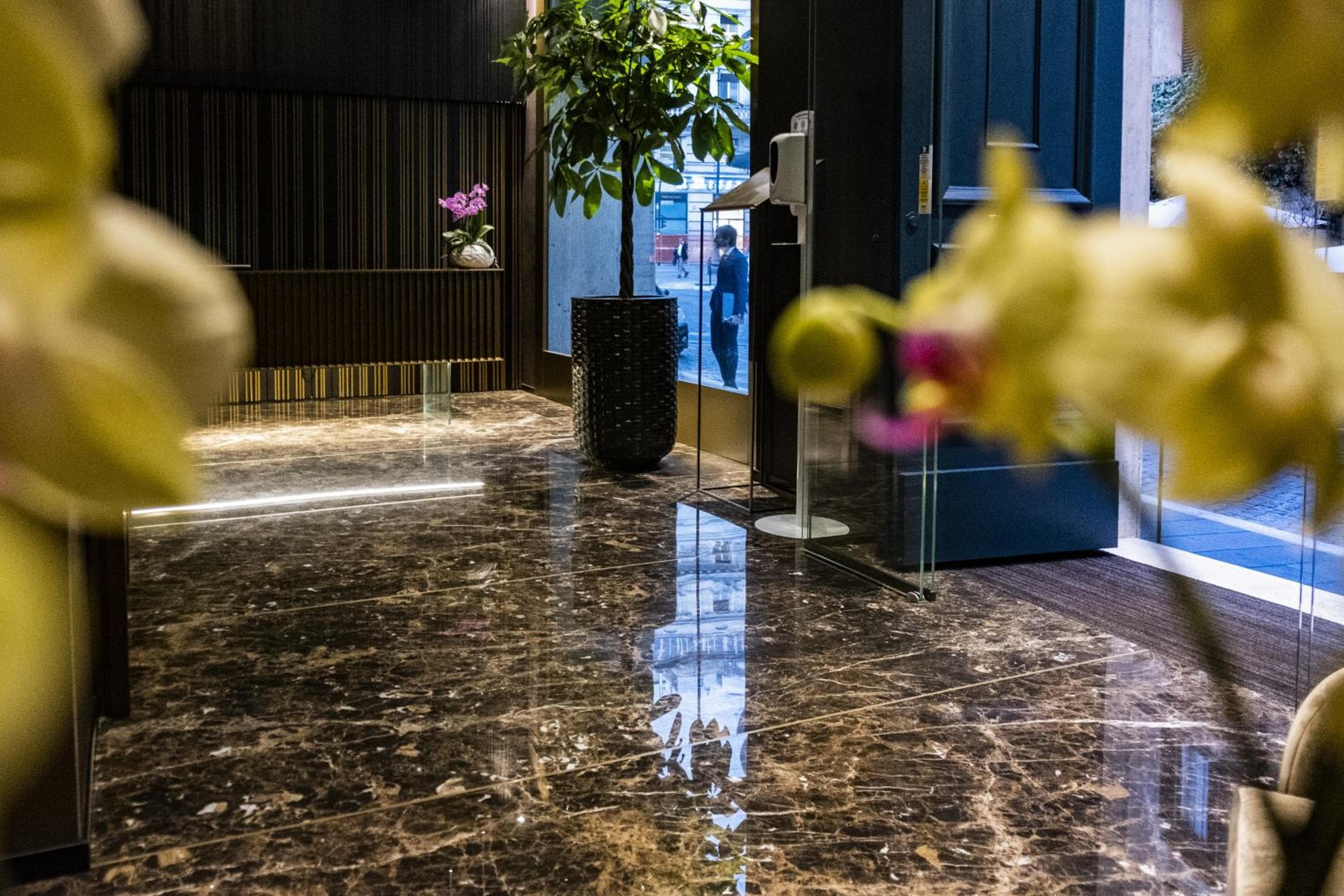 U-Visionary Roma Hotel — 8
