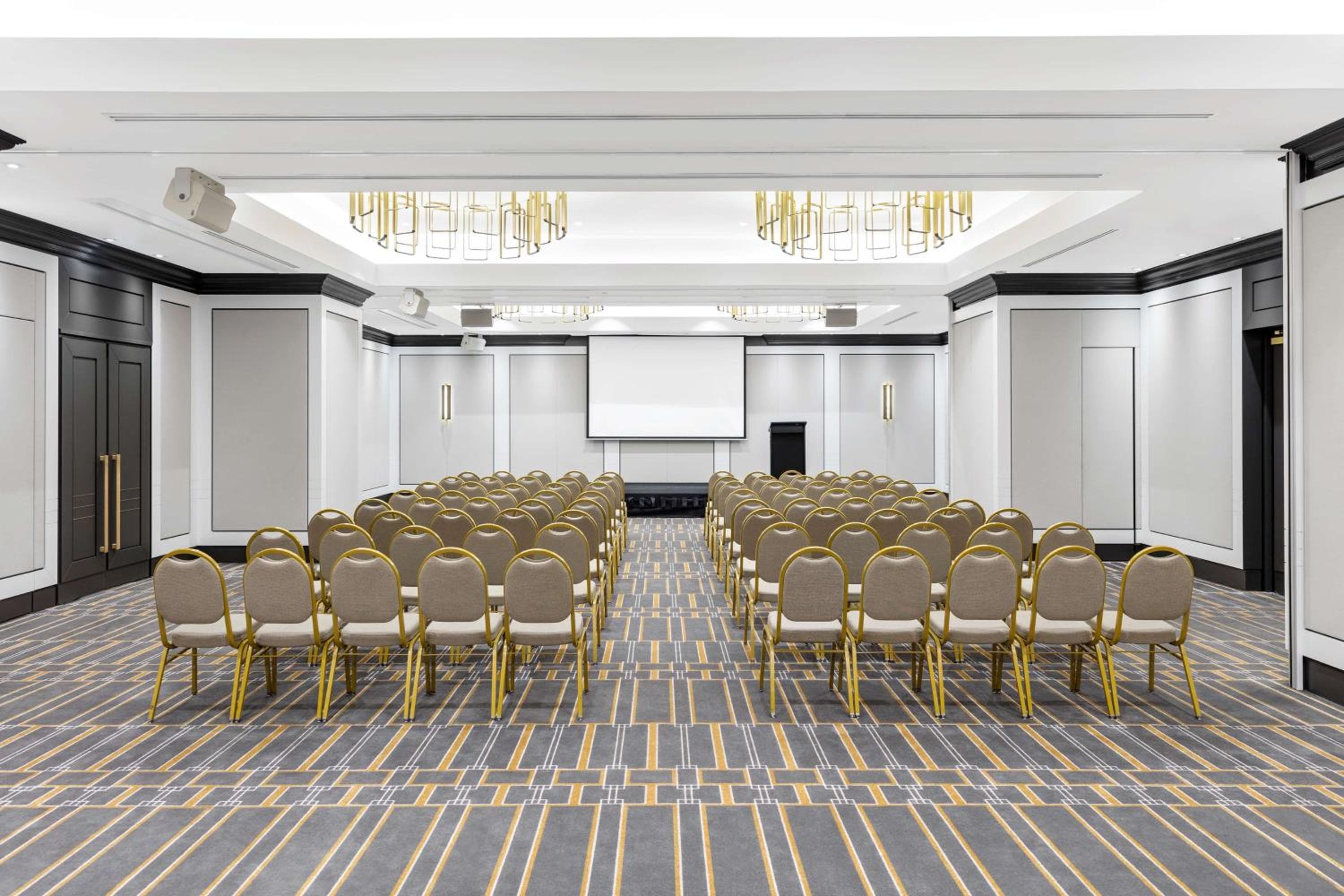 Paradox Sydney hotel, 27 O'Connell Street, Sydney, Australia — photo 97