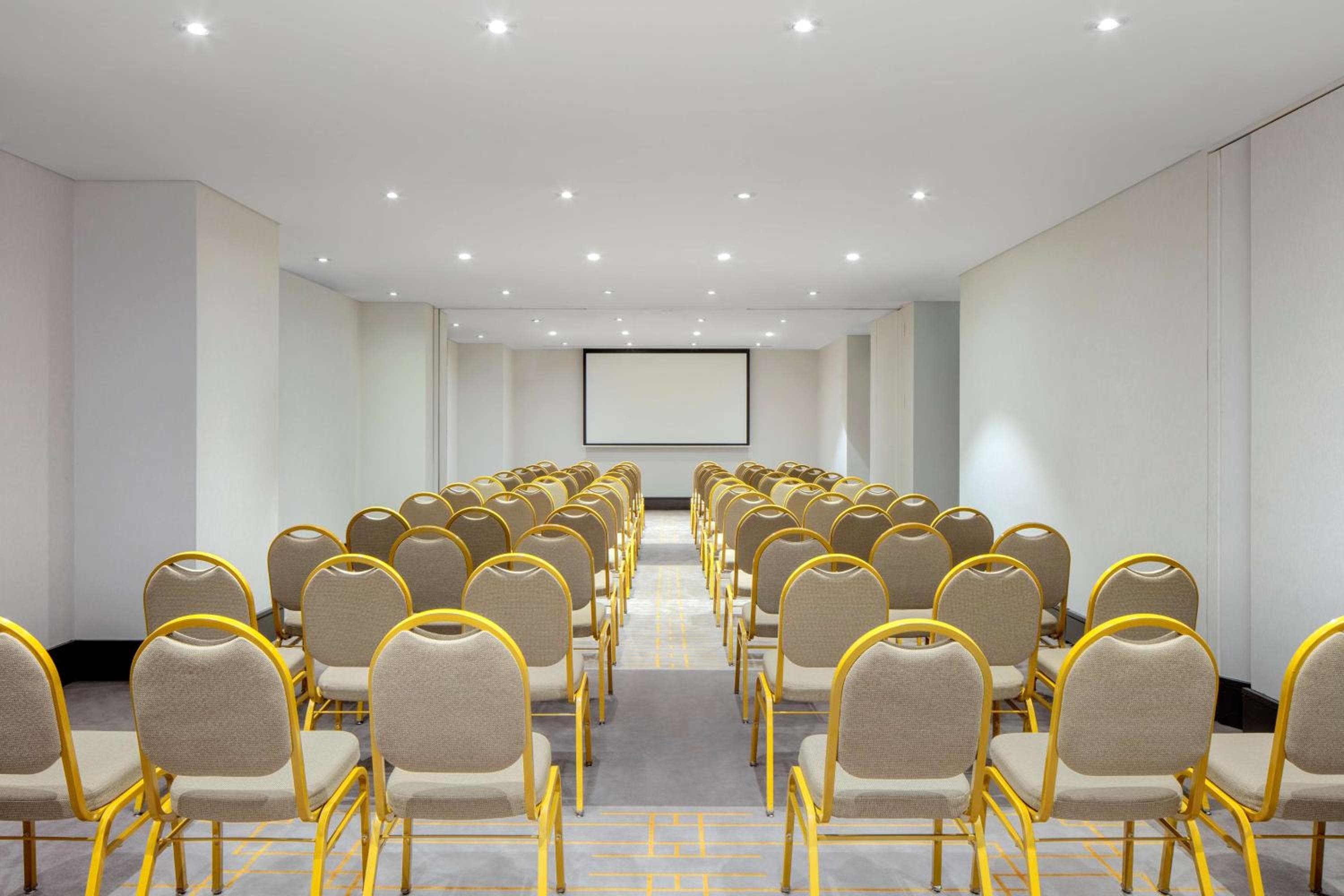 Paradox Sydney hotel, 27 O'Connell Street, Sydney, Australia — photo 95