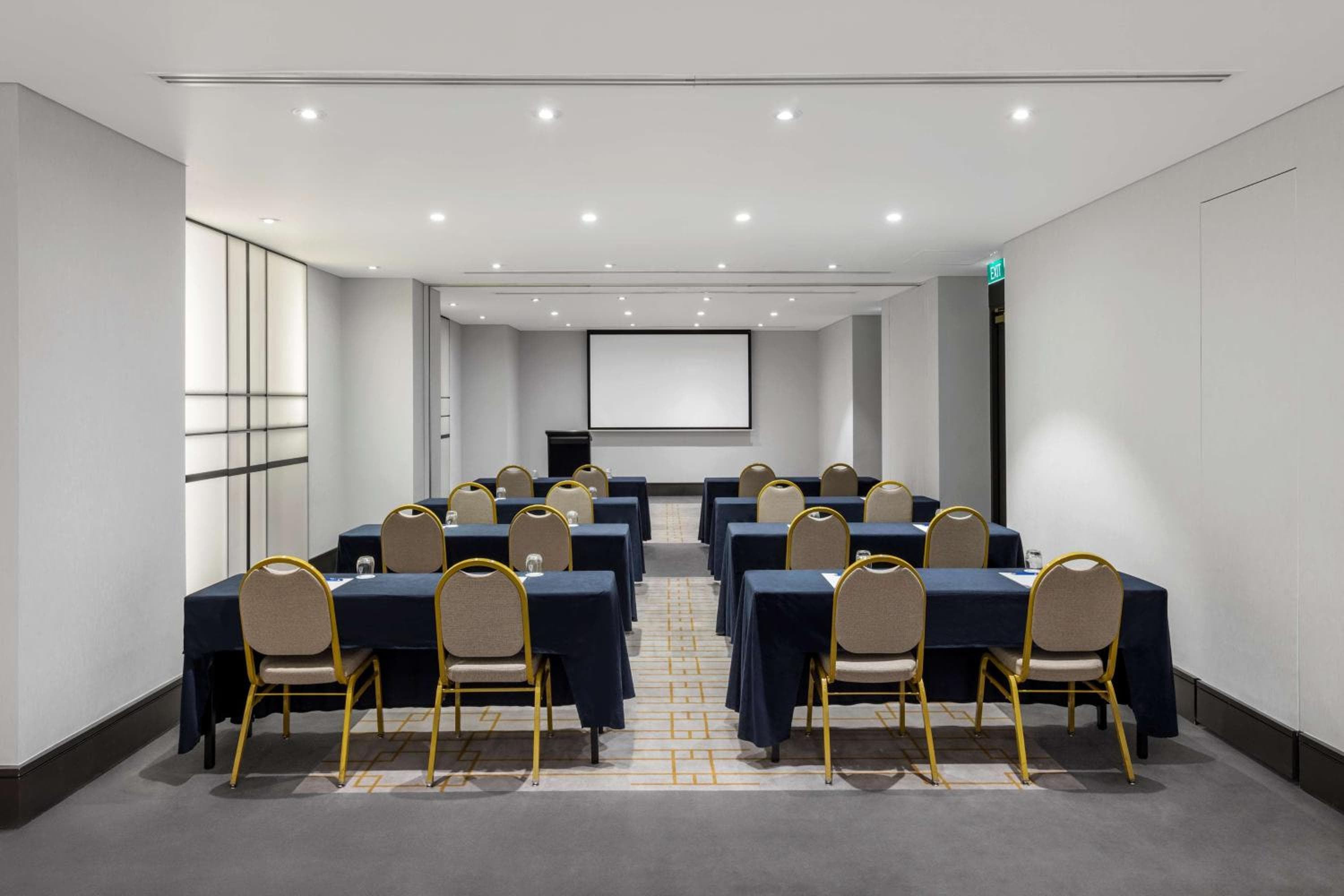 Paradox Sydney hotel, 27 O'Connell Street, Sydney, Australia — photo 93