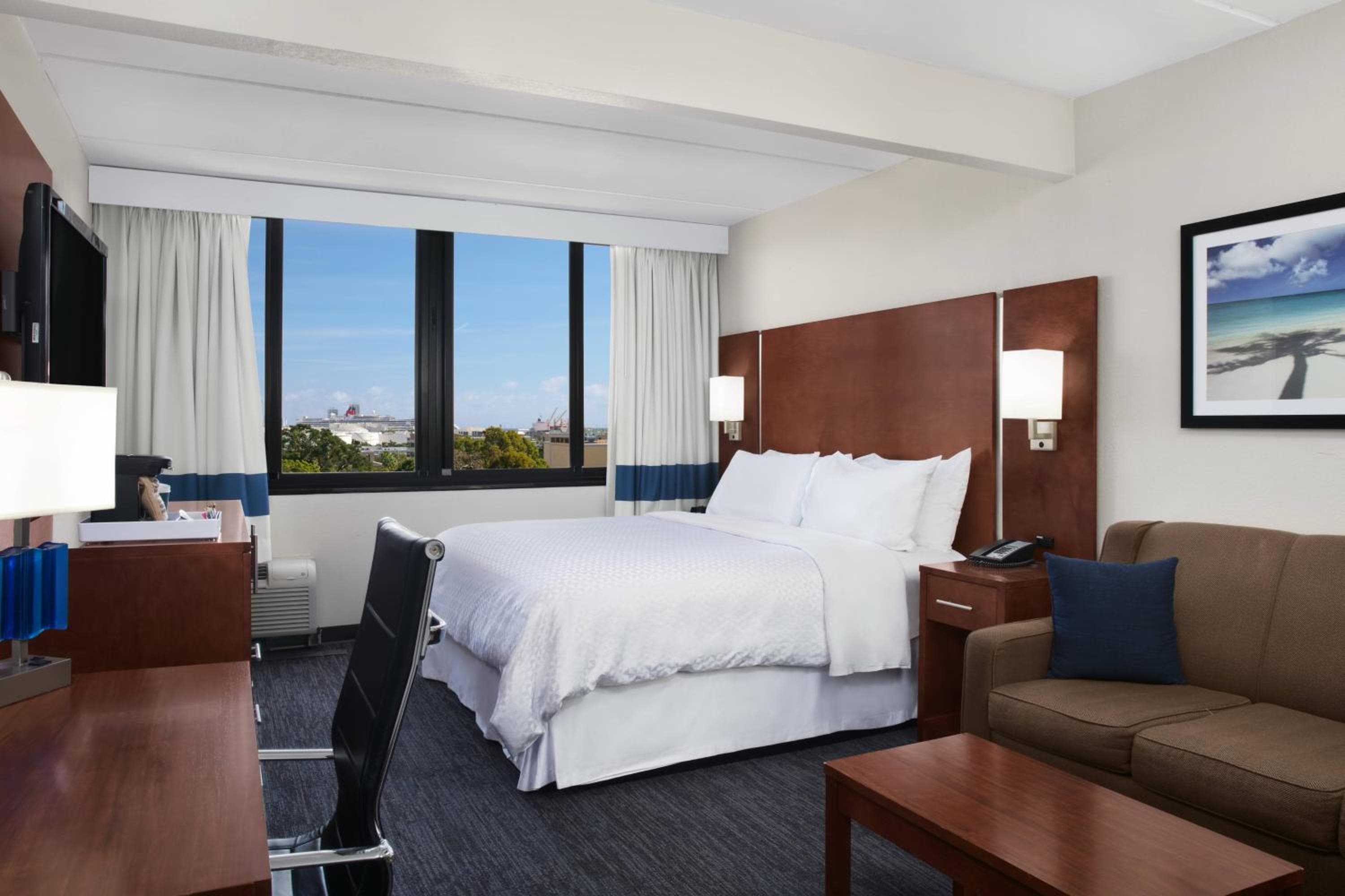 Four Points by Sheraton Fort Lauderdale Aeropuerto/Puerto de cruceros — 4
