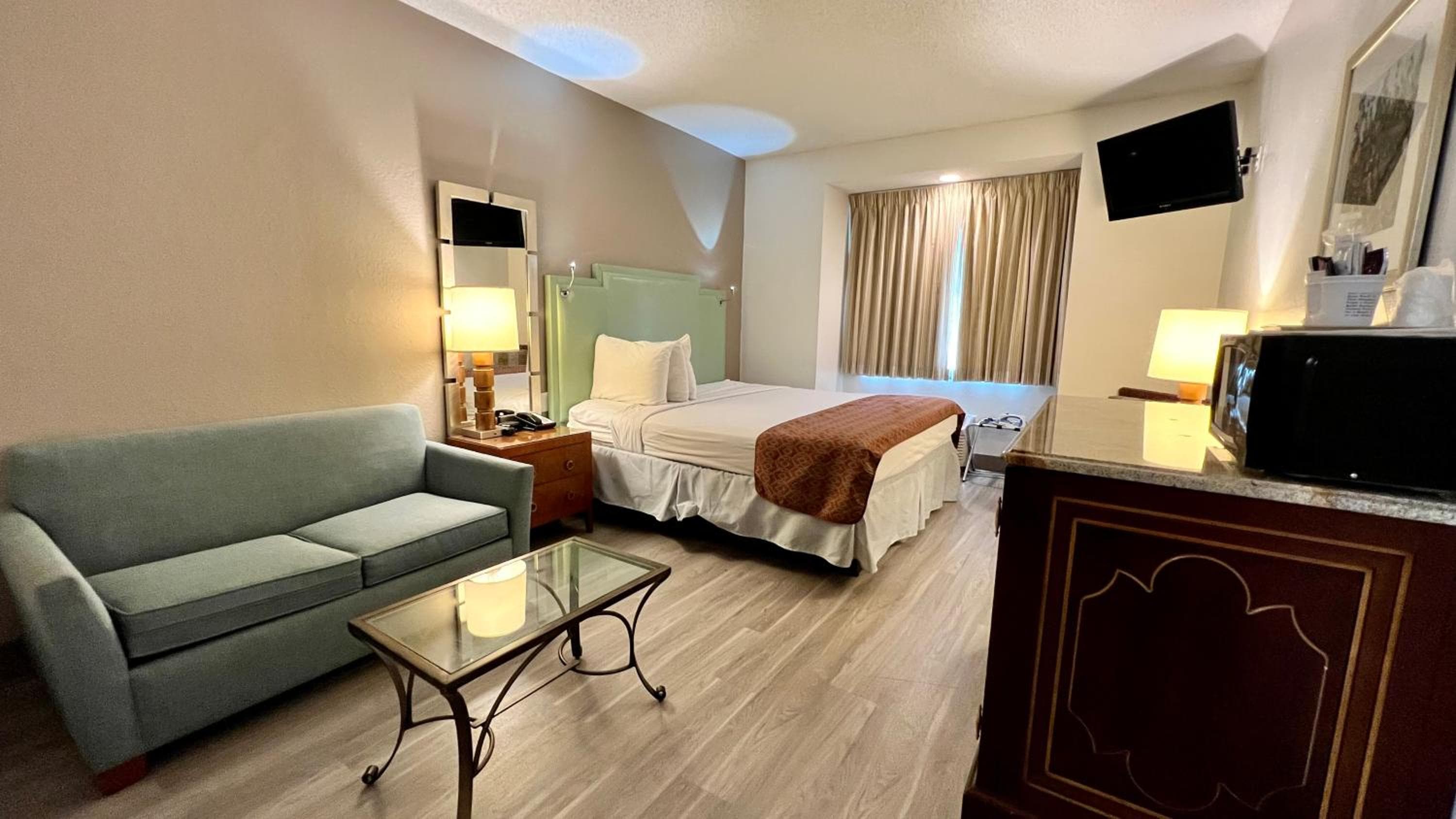 Baymont by Wyndham Orlando-International Dr-Universal Blvd — 6