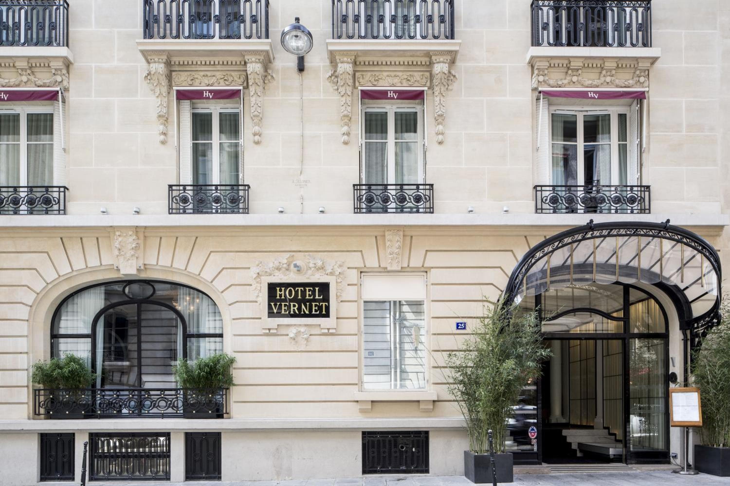 Hotel Vernet Champs Elysées Parigi — 16