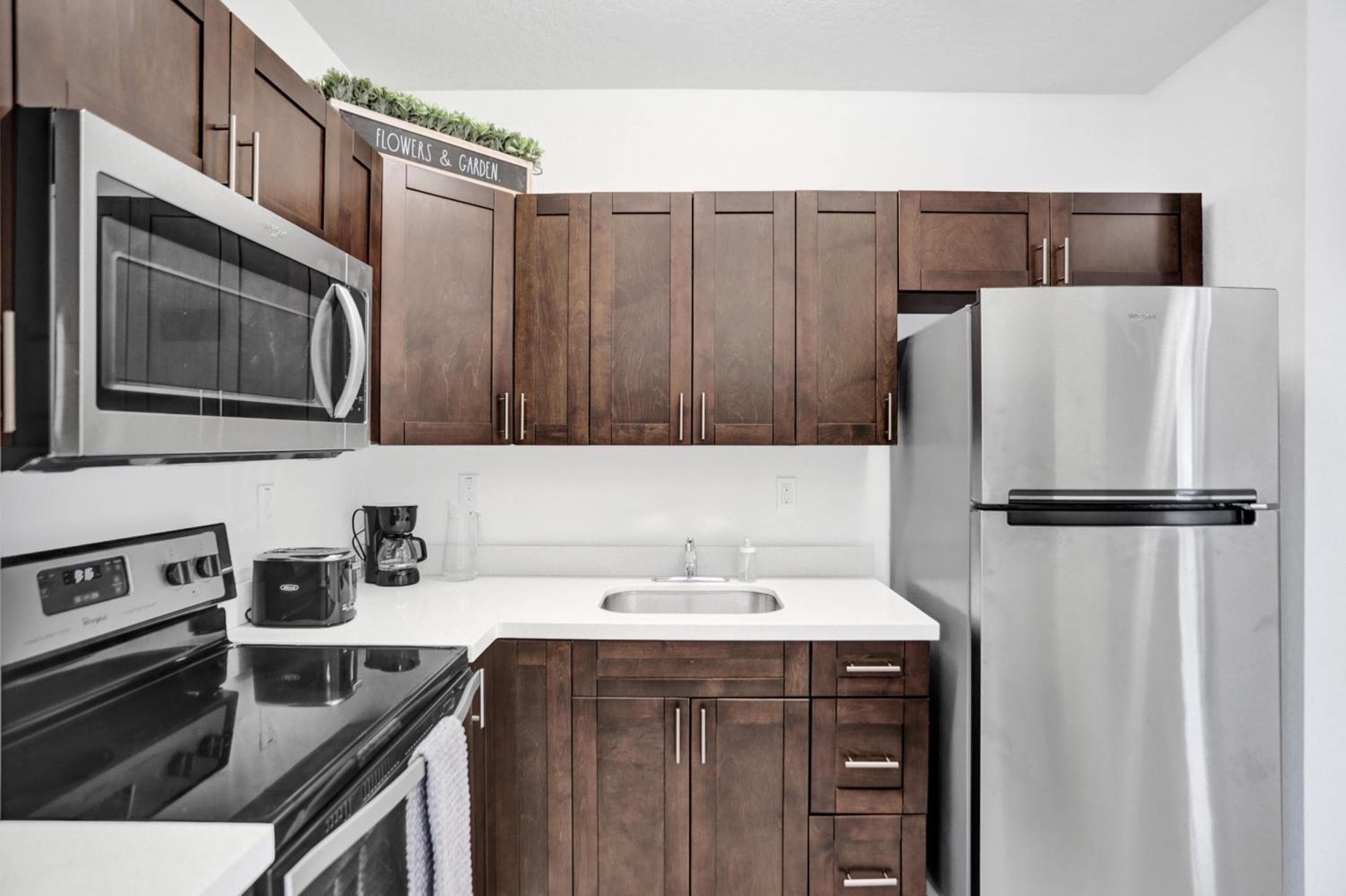 Renzzi Wynwood Apartments — 4
