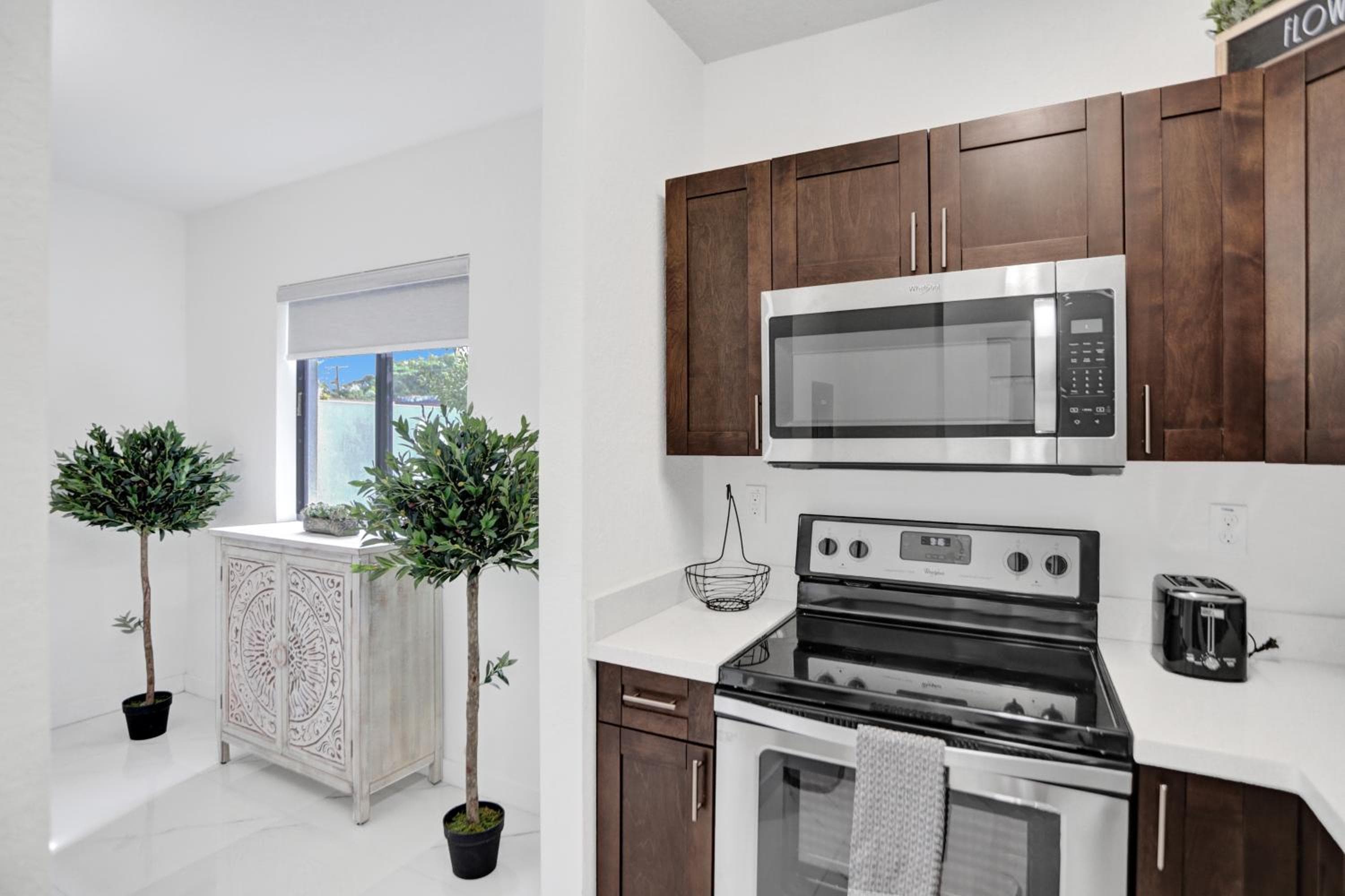 Renzzi Wynwood Apartments — 28