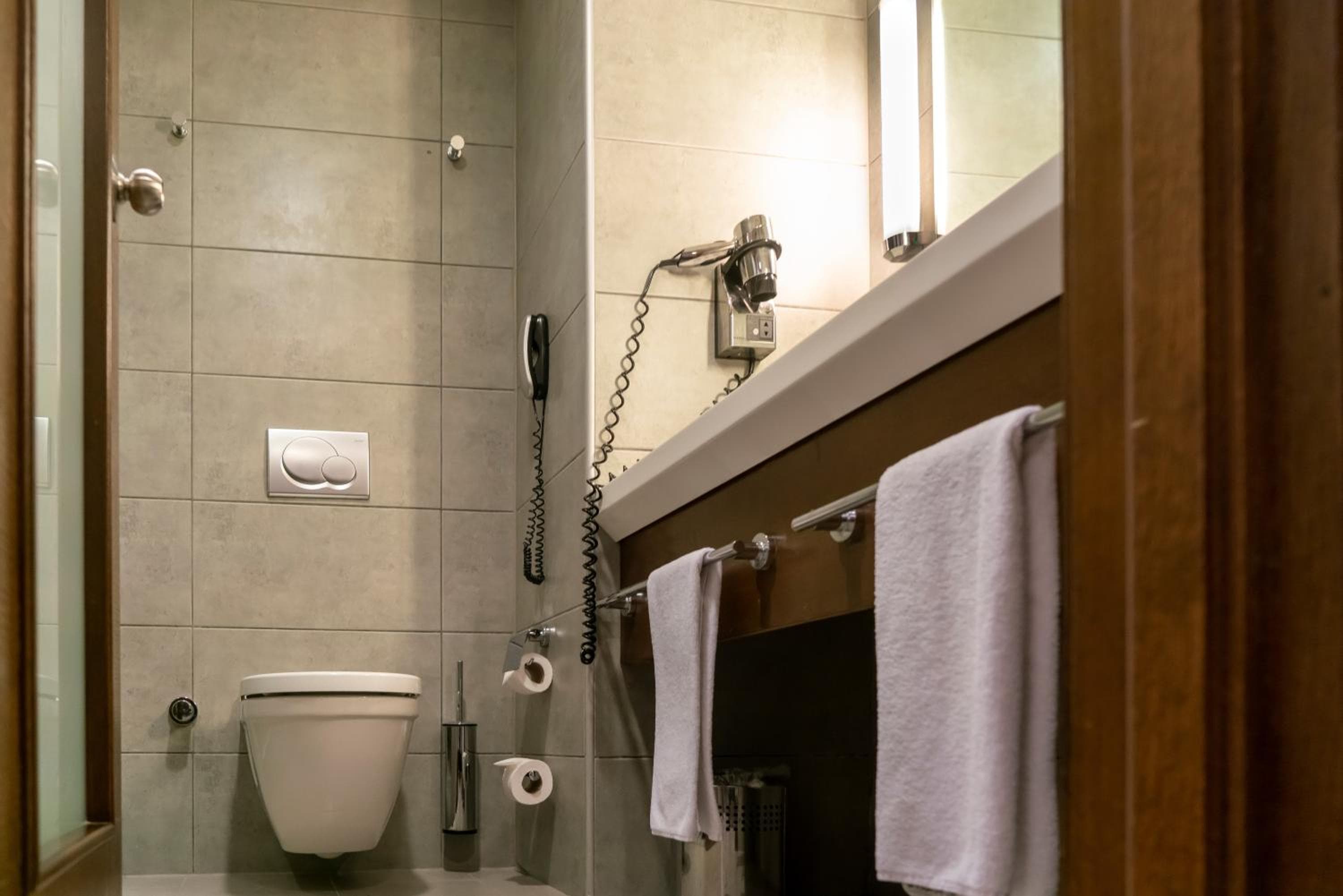 Midtown Hotel — 21