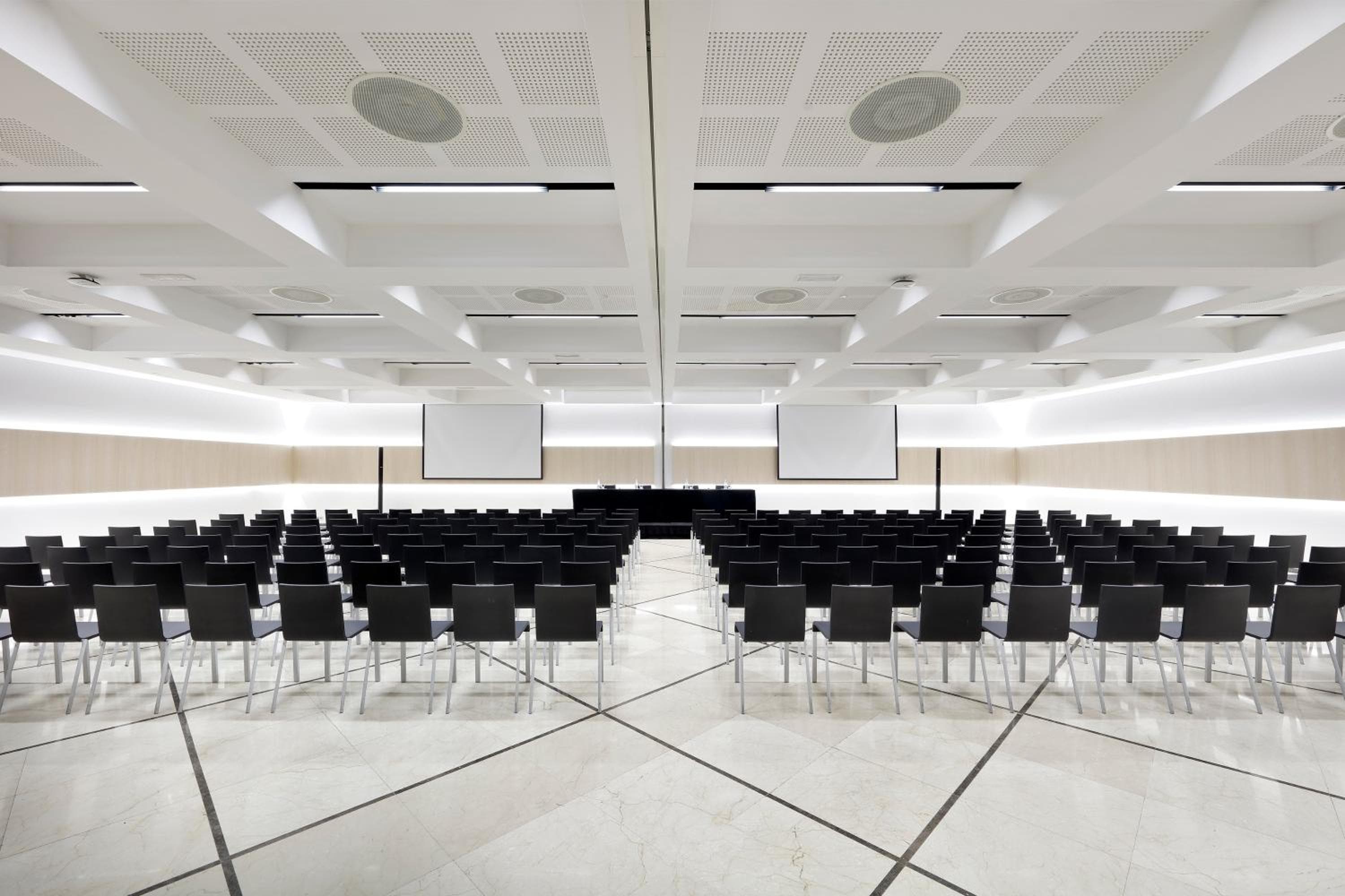 Melia Barcelona Sarriá — 16