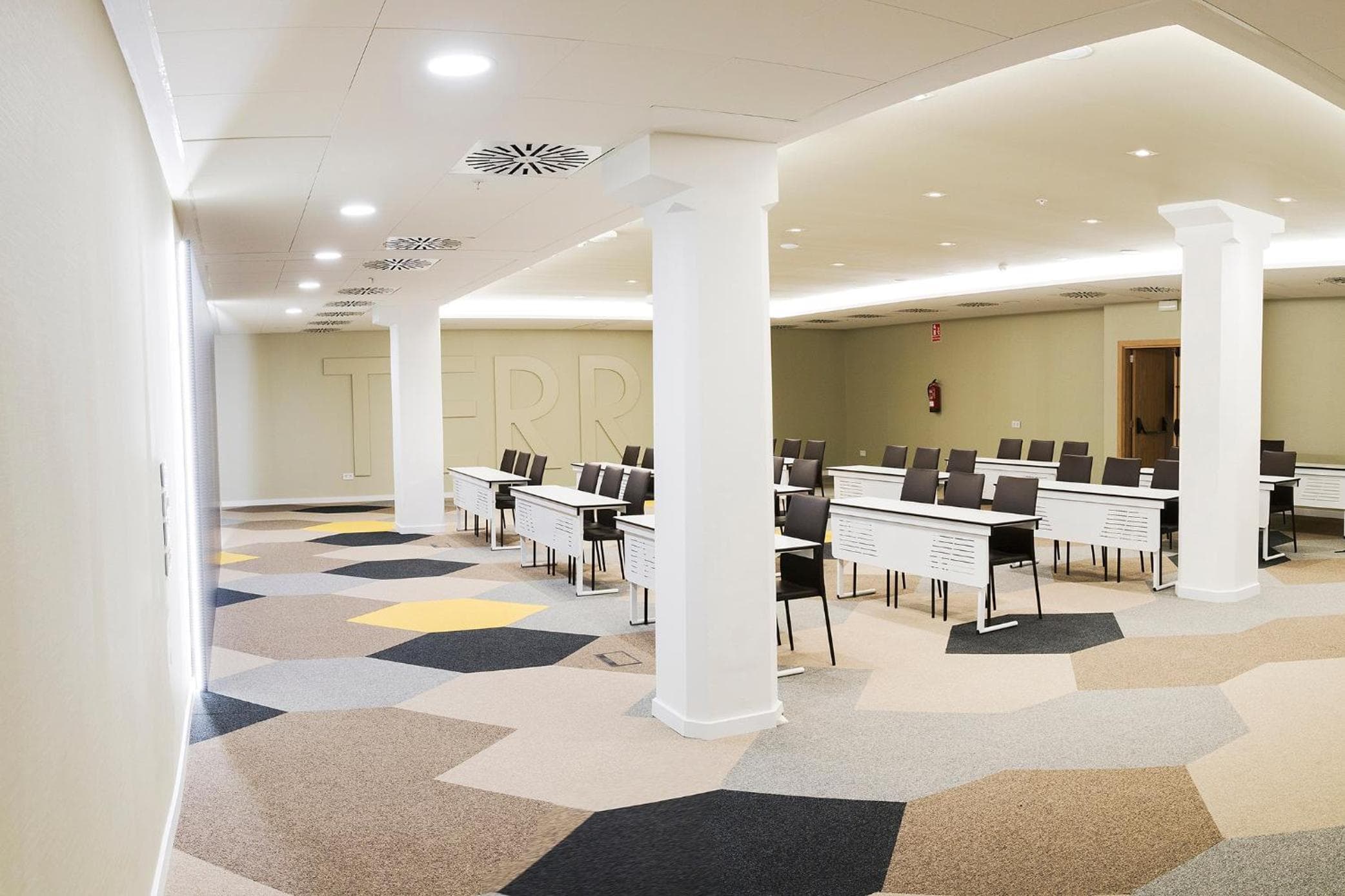 Golden Hotel Barcelona — 11