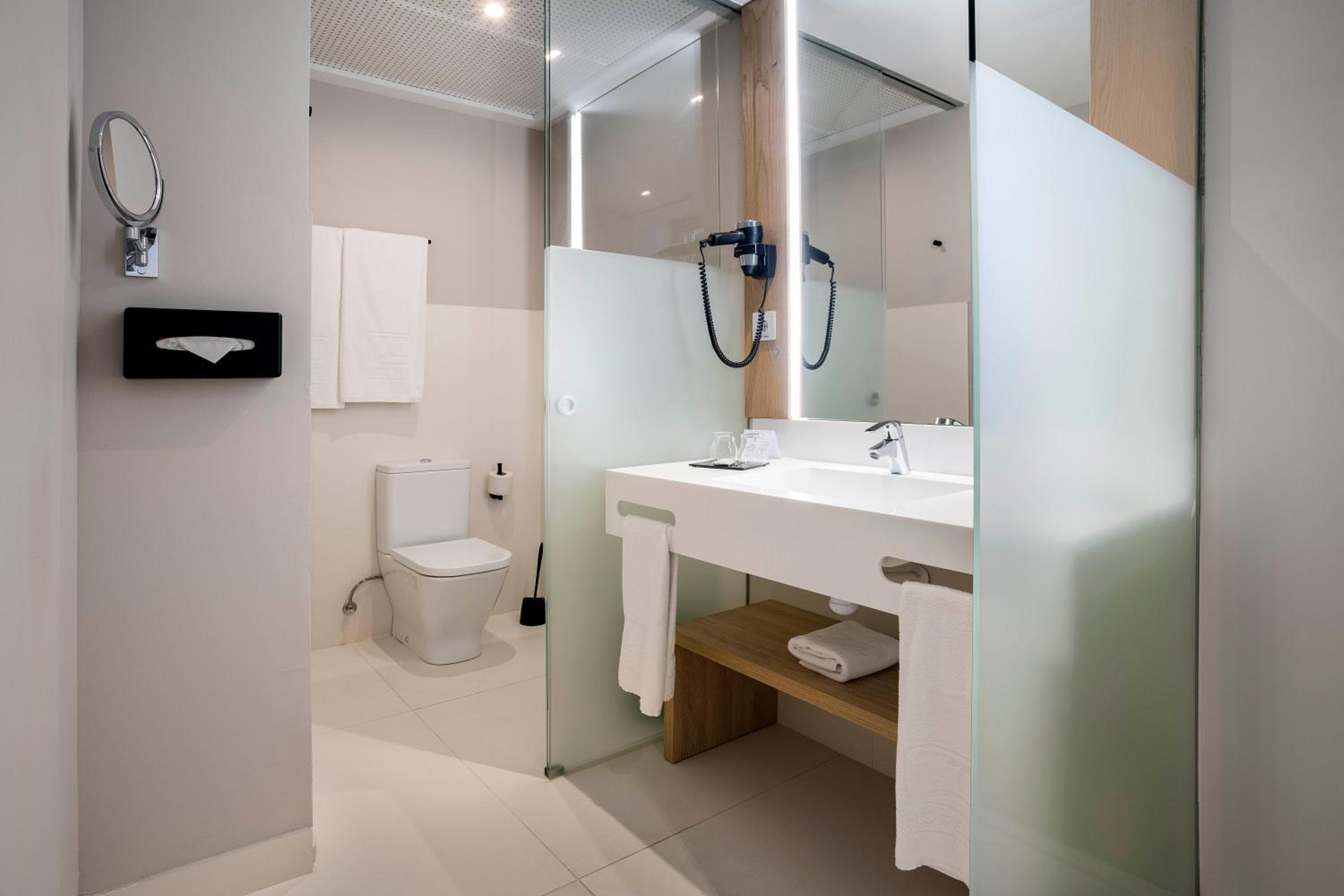 Golden Hotel Barcelona — 27