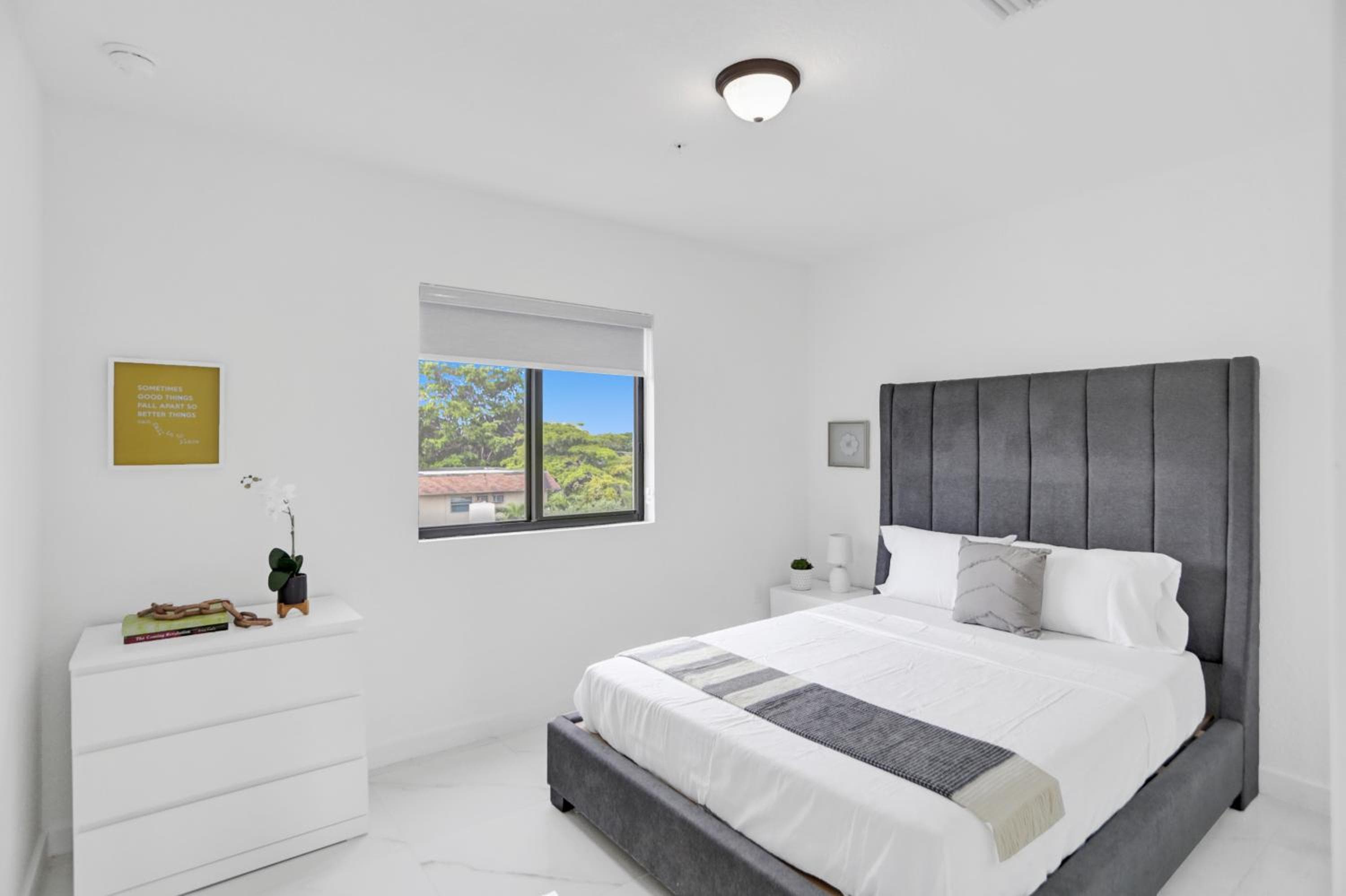 Renzzi Wynwood Apartments — 15