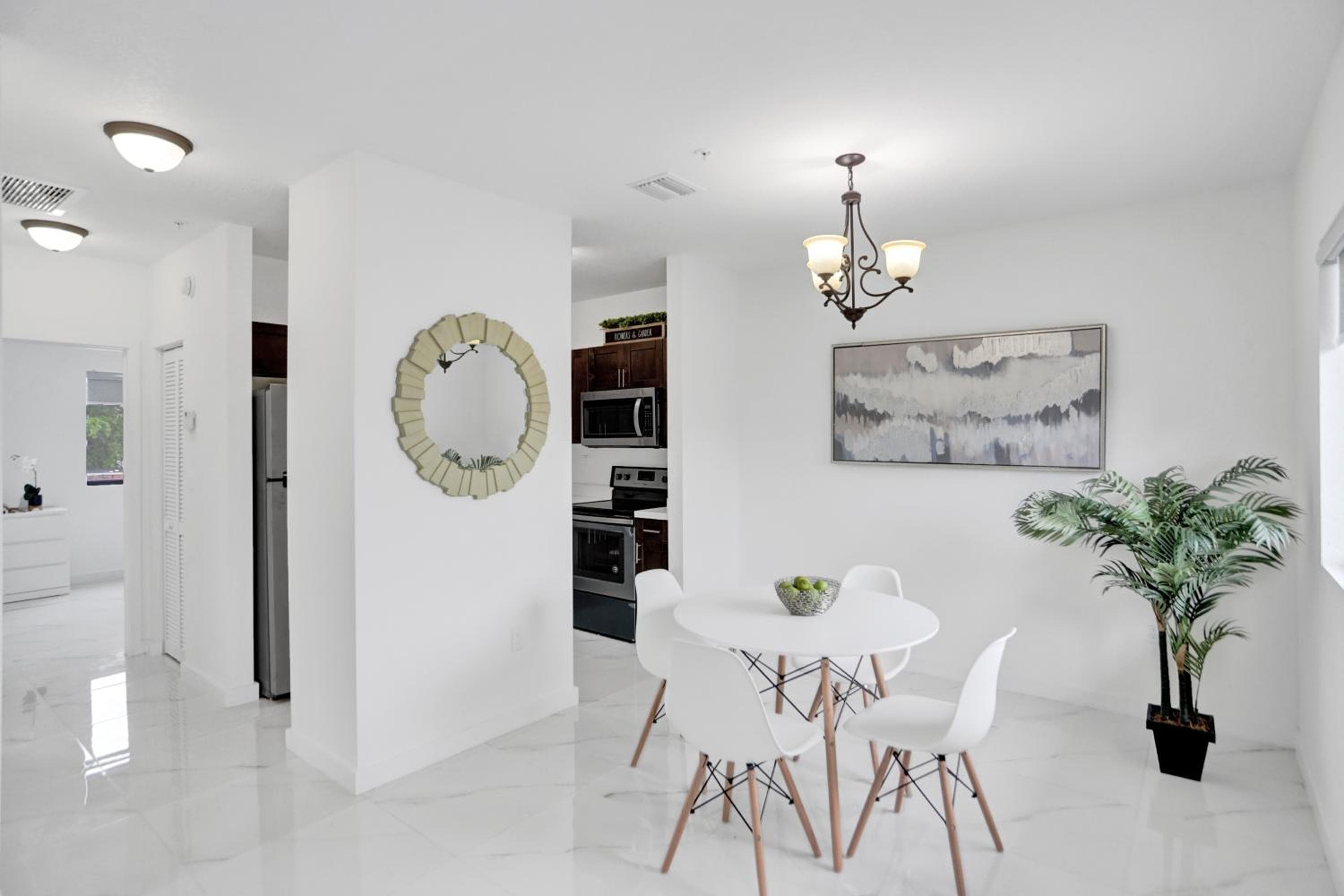 Renzzi Wynwood Apartments — 12
