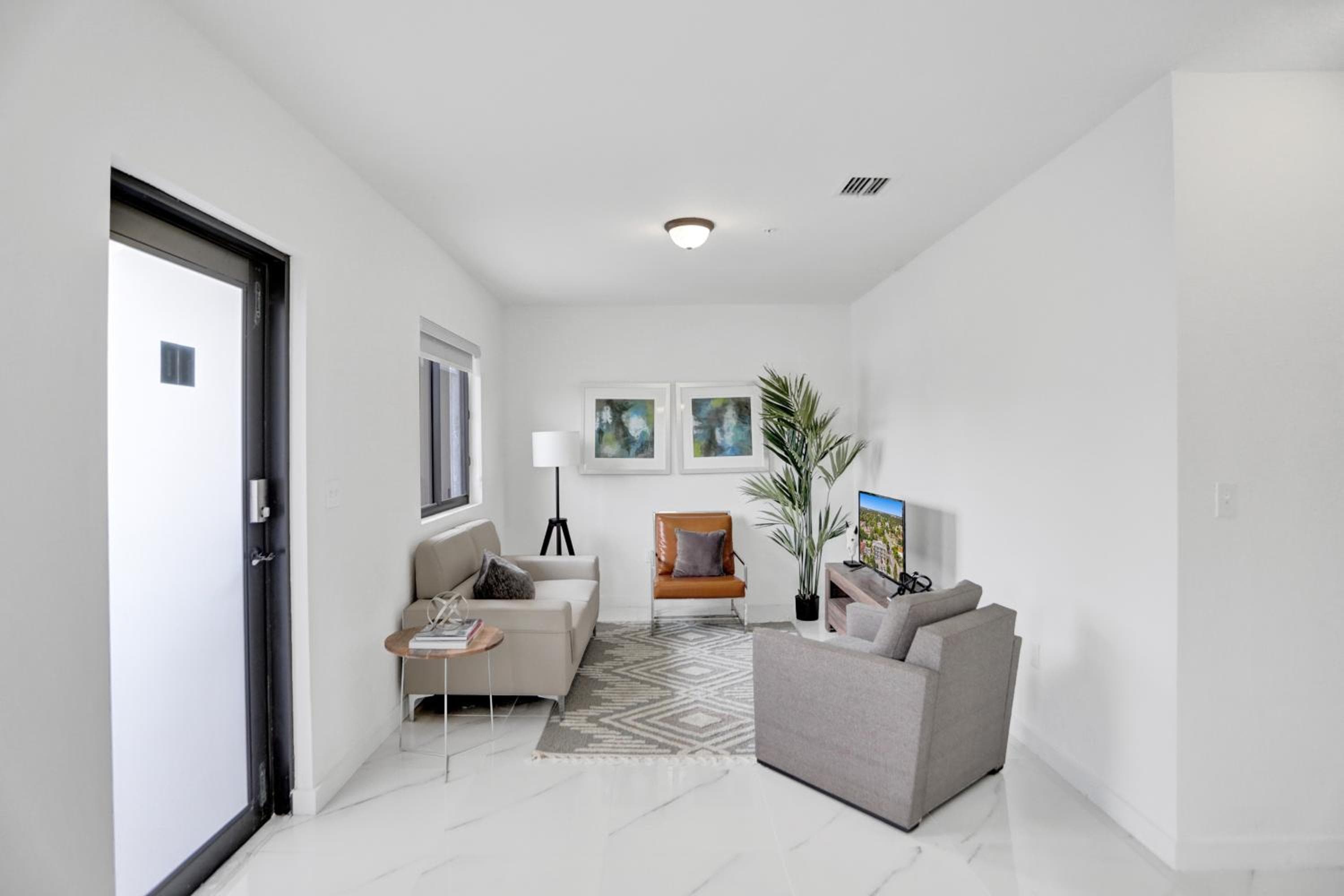 Renzzi Wynwood Apartments — 19